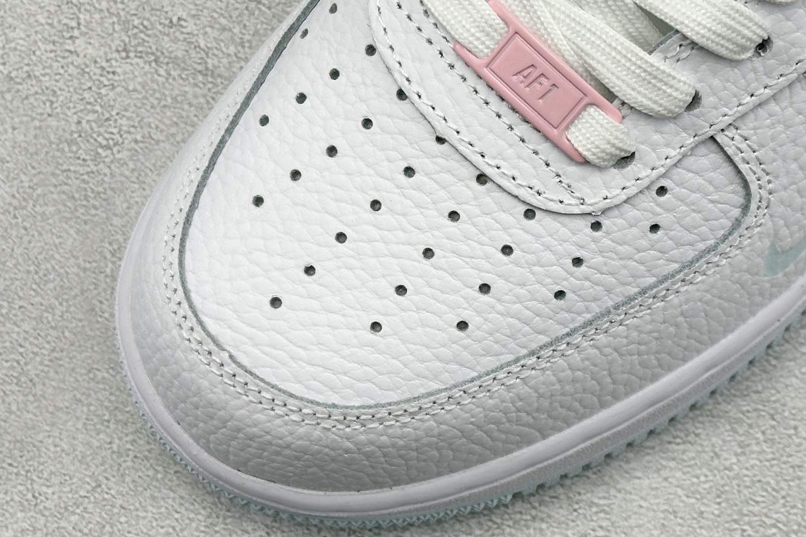 Nike Air Force 1 07 low空军一号板鞋 白粉 IH0640-151-Top High Quatity Cheap Sneakers Fashion Clothing Clothes Bags handbags Shoes of all Brand wholesale With The best Quality And Beautiful Price from China Factory Chinese suppliers wholesaler seller Nike Air Force 1 07 low空军一号板鞋 白粉 IH0640-151