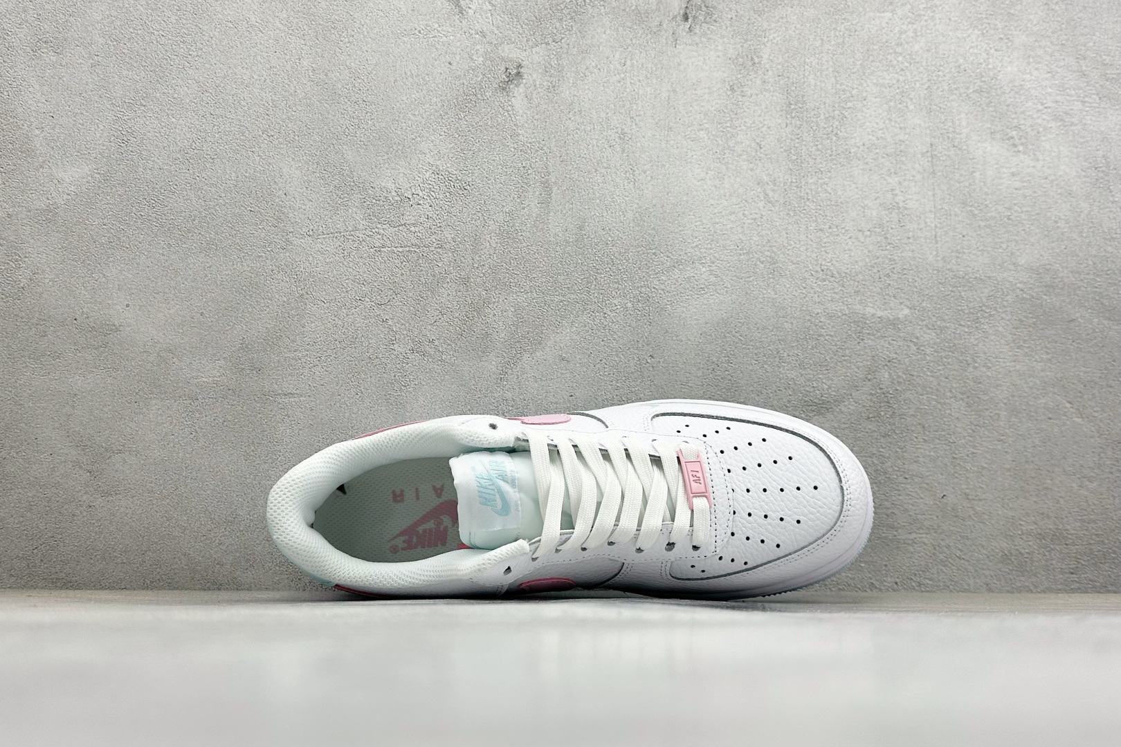 Nike Air Force 1 07 low空军一号板鞋 白粉 IH0640-151-Top High Quatity Cheap Sneakers Fashion Clothing Clothes Bags handbags Shoes of all Brand wholesale With The best Quality And Beautiful Price from China Factory Chinese suppliers wholesaler seller Nike Air Force 1 07 low空军一号板鞋 白粉 IH0640-151