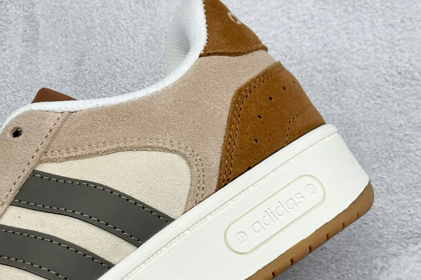 150 AD D-PAD CLASSIC三叶草休闲复古运动板鞋 KK1416-Chinese UA Cheap High Quatity Brand Clothes Bags handbags Sneakers wholesale wholesaler seller from China Factory suppliers Fashion Clothing Shoes best Quality Beautiful Price 150 AD D-PAD CLASSIC三叶草休闲复古运动板鞋 KK1416