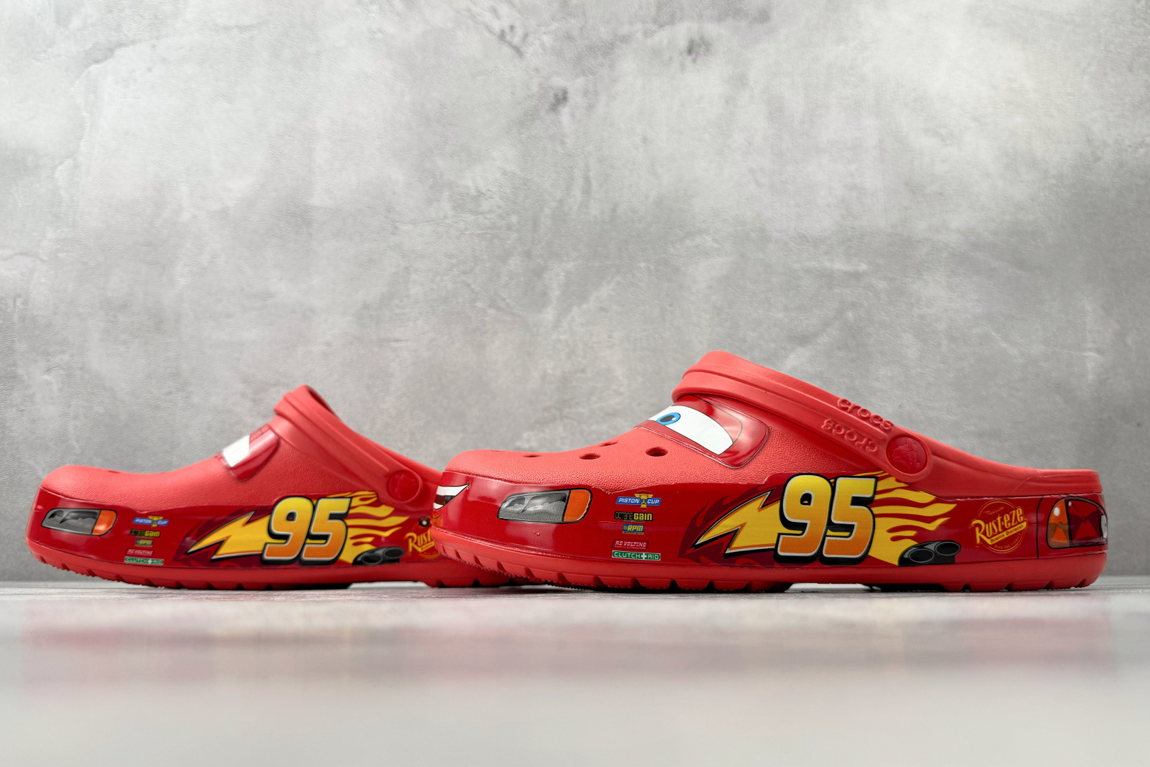 170 平台专供 Crocs卡骆驰 × Cars Classic cl”Lightning McQueen”红色 205759-610