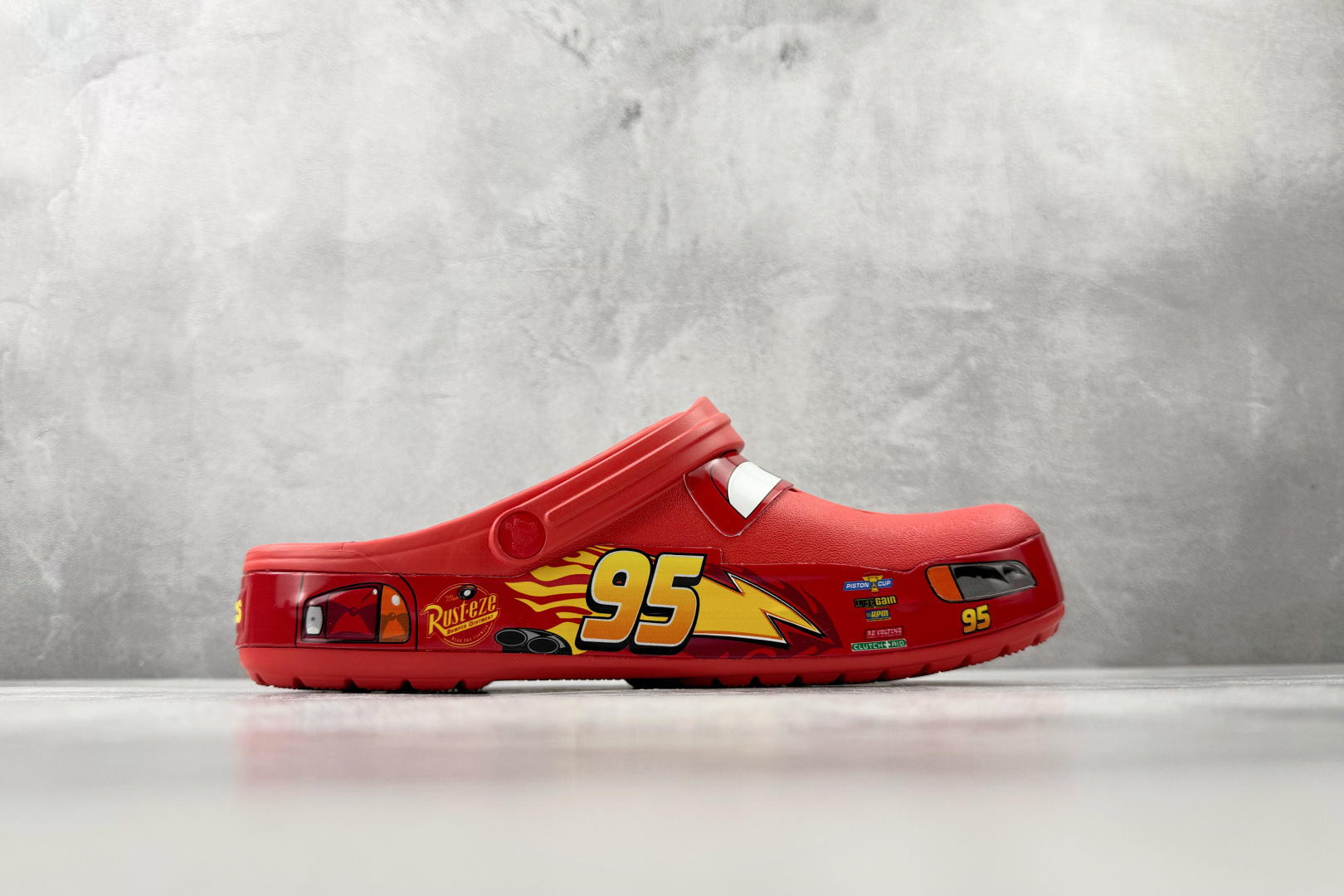 170 平台专供 Crocs卡骆驰 × Cars Classic cl”Lightning McQueen”红色 205759-610