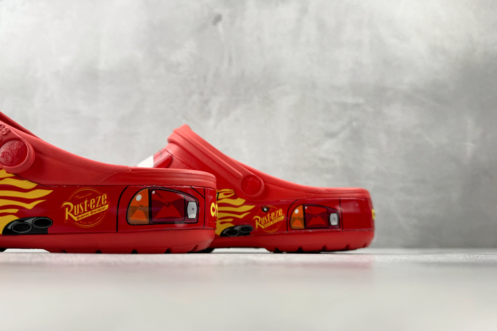 170 平台专供 Crocs卡骆驰 × Cars Classic cl”Lightning McQueen”红色 205759-610