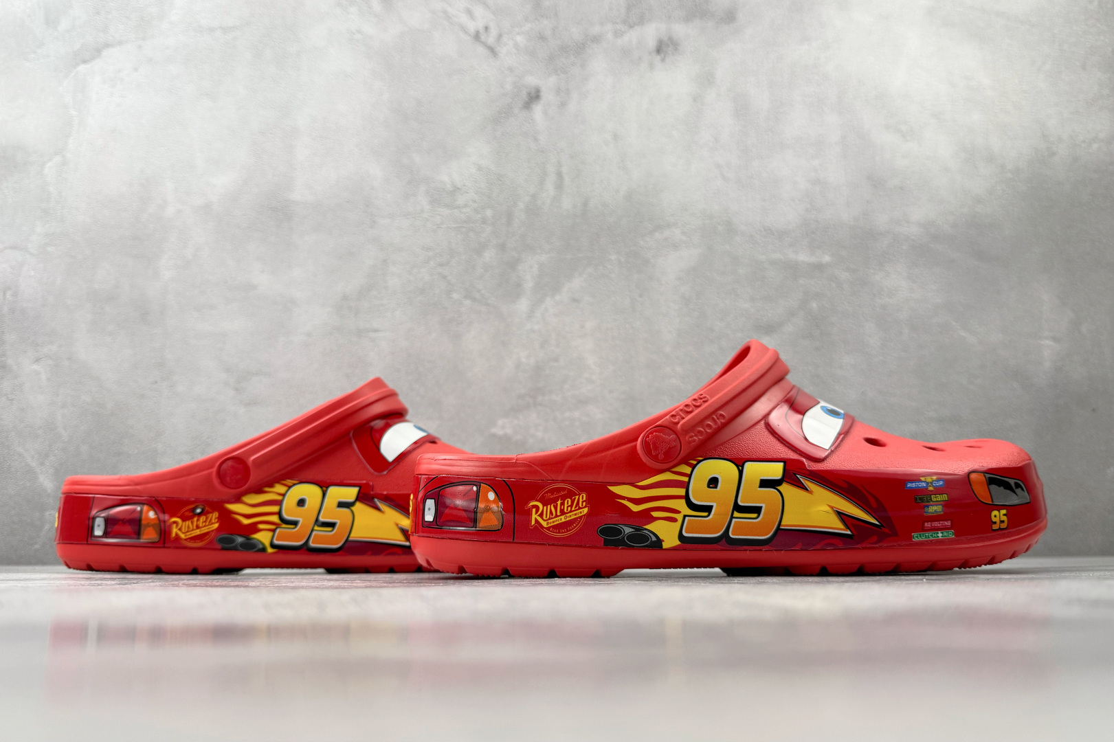 170 平台专供 Crocs卡骆驰 × Cars Classic cl”Lightning McQueen”红色 205759-610