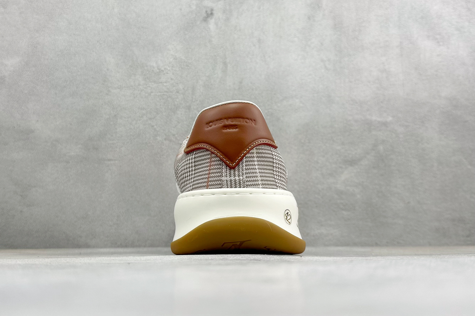 380 LV 路易威登 Tilted Low Sneakers 倾斜系列低帮复古休闲运动板鞋 男鞋-Chinese UA Cheap High Quatity Brand Clothes Bags handbags Sneakers wholesale wholesaler seller from China Factory suppliers Fashion Clothing Shoes best Quality Beautiful Price 380 LV 路易威登 Tilted Low Sneakers 倾斜系列低帮复古休闲运动板鞋 男鞋