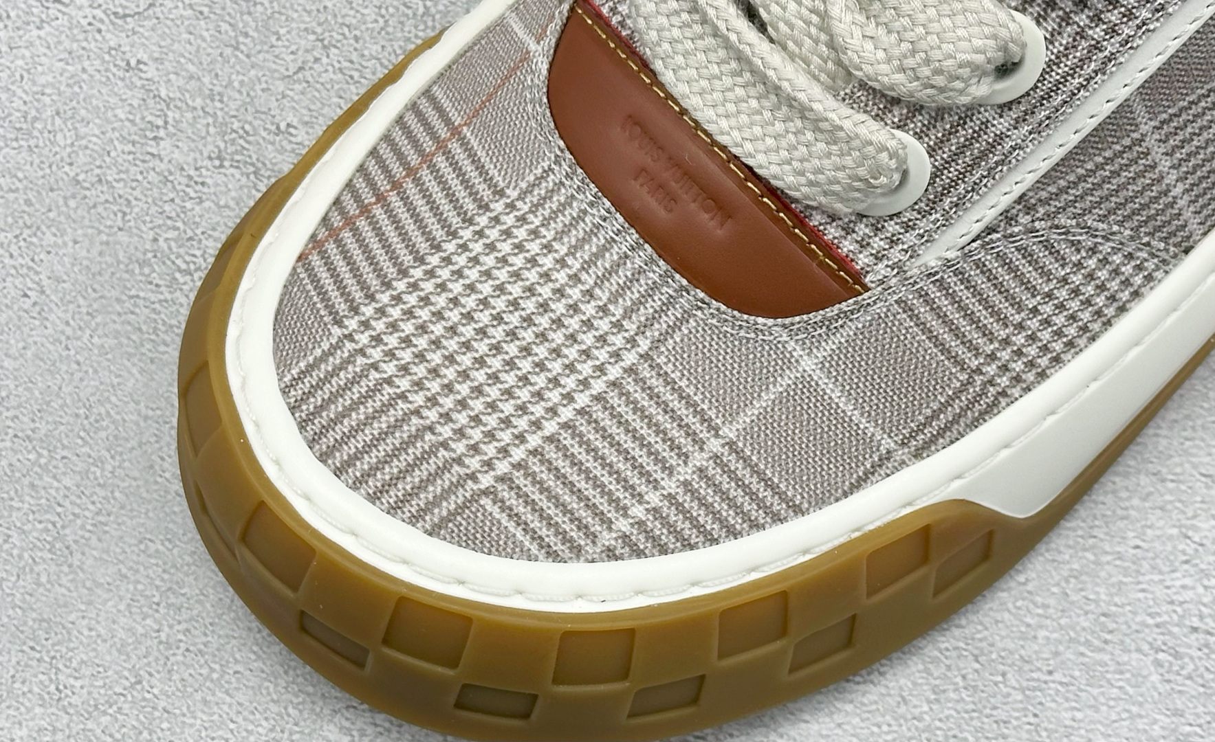 380 LV 路易威登 Tilted Low Sneakers 倾斜系列低帮复古休闲运动板鞋 男鞋-Chinese UA Cheap High Quatity Brand Clothes Bags handbags Sneakers wholesale wholesaler seller from China Factory suppliers Fashion Clothing Shoes best Quality Beautiful Price 380 LV 路易威登 Tilted Low Sneakers 倾斜系列低帮复古休闲运动板鞋 男鞋