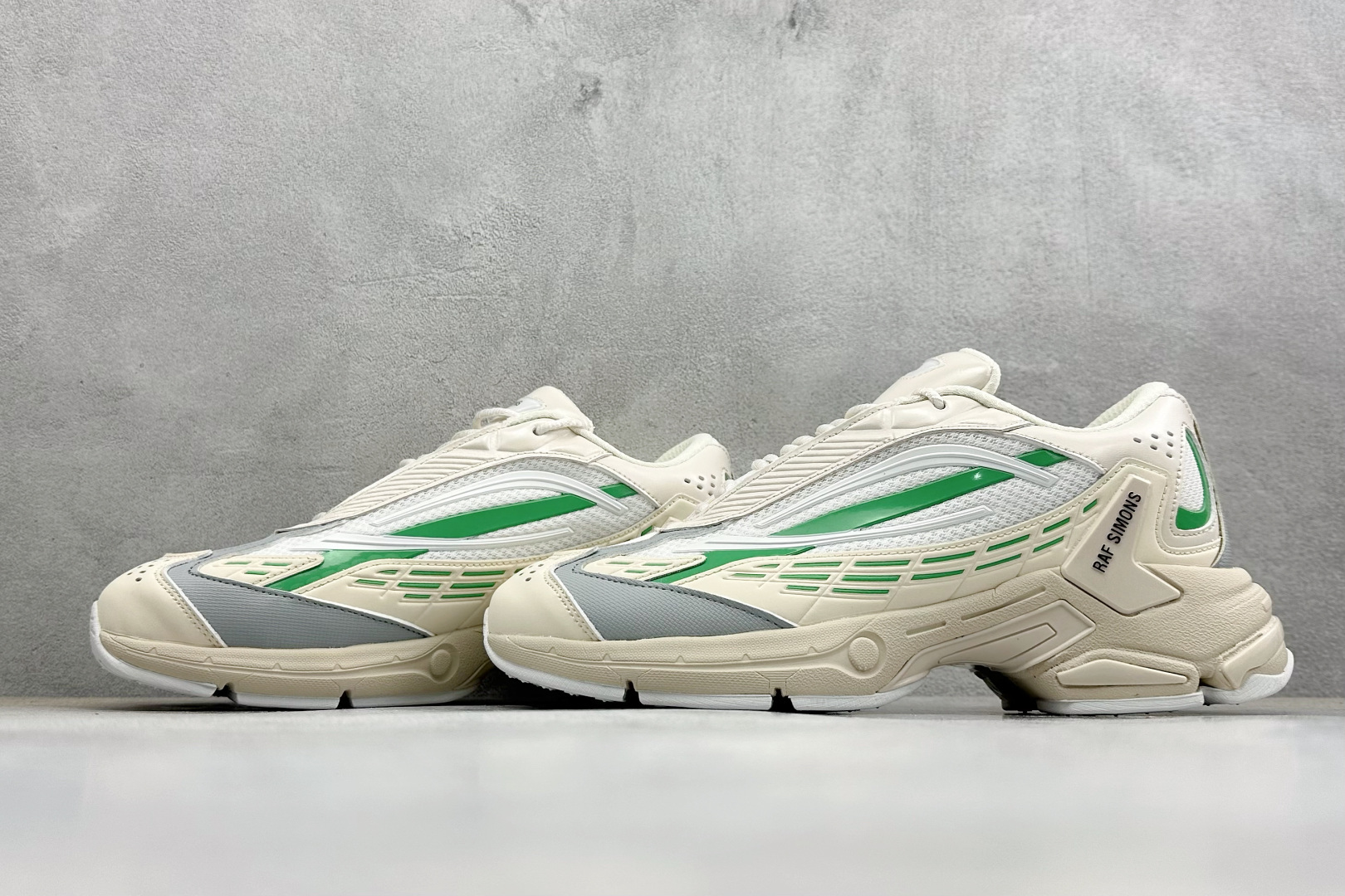250 RAF SIMONS RESPONSE TRAIL”水泡” 先锋潮流 复古低帮休闲鞋 独家定制鞋盒 HR830002S-Chinese UA Cheap High Quatity Brand Clothes Bags handbags Sneakers wholesale wholesaler seller from China Factory suppliers Fashion Clothing Shoes best Quality Beautiful Price 250 RAF SIMONS RESPONSE TRAIL”水泡” 先锋潮流 复古低帮休闲鞋 独家定制鞋盒 HR830002S