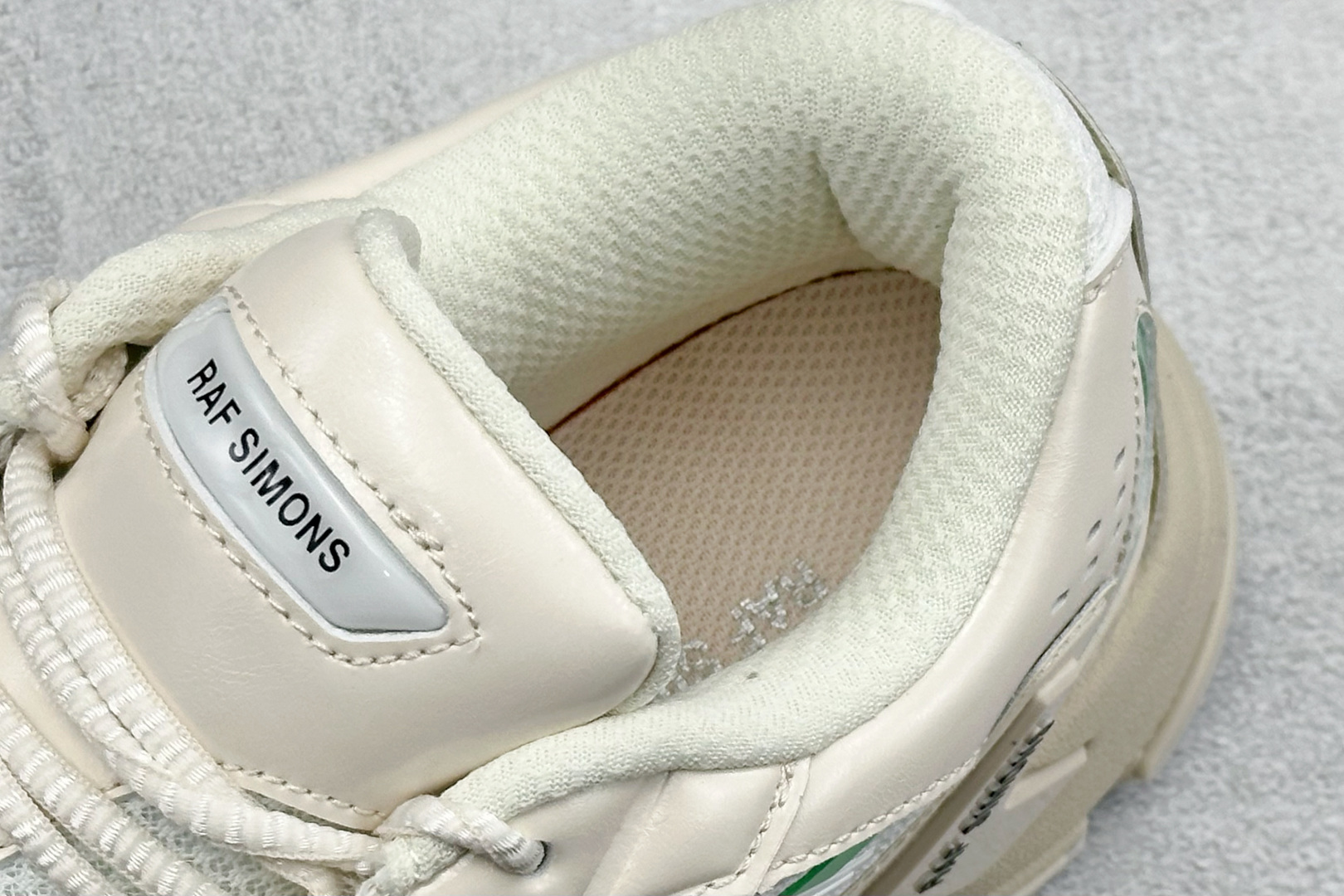 250 RAF SIMONS RESPONSE TRAIL”水泡” 先锋潮流 复古低帮休闲鞋 独家定制鞋盒 HR830002S-Chinese UA Cheap High Quatity Brand Clothes Bags handbags Sneakers wholesale wholesaler seller from China Factory suppliers Fashion Clothing Shoes best Quality Beautiful Price 250 RAF SIMONS RESPONSE TRAIL”水泡” 先锋潮流 复古低帮休闲鞋 独家定制鞋盒 HR830002S