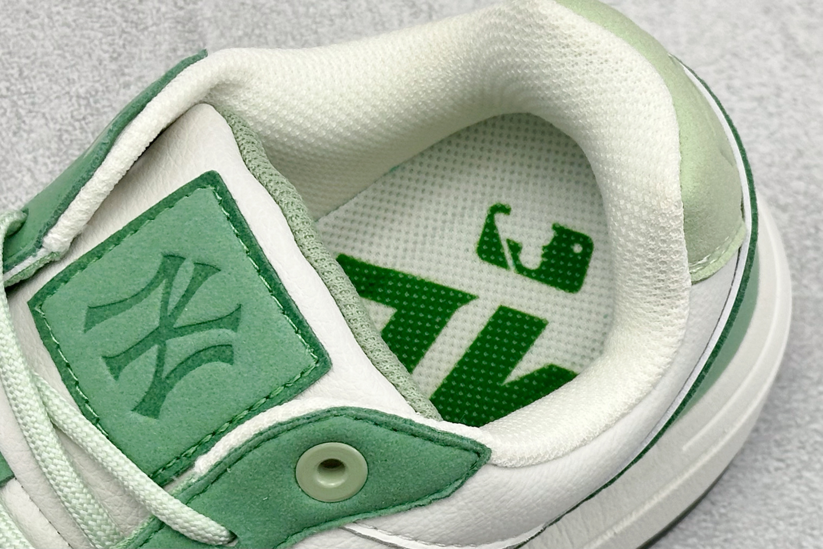 170 MLB TROPHY VINTAGE LT 纽约洋基队 潮流时尚厚底运动鞋 3ASXM086N-Chinese UA Cheap High Quatity Brand Clothes Bags handbags Sneakers wholesale wholesaler seller from China Factory suppliers Fashion Clothing Shoes best Quality Beautiful Price 170 MLB TROPHY VINTAGE LT 纽约洋基队 潮流时尚厚底运动鞋 3ASXM086N