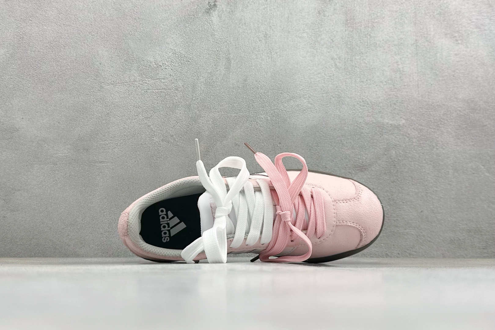 280 Adidas VI Court CLASSIC 三叶草休闲复古运动板鞋 HQ1802