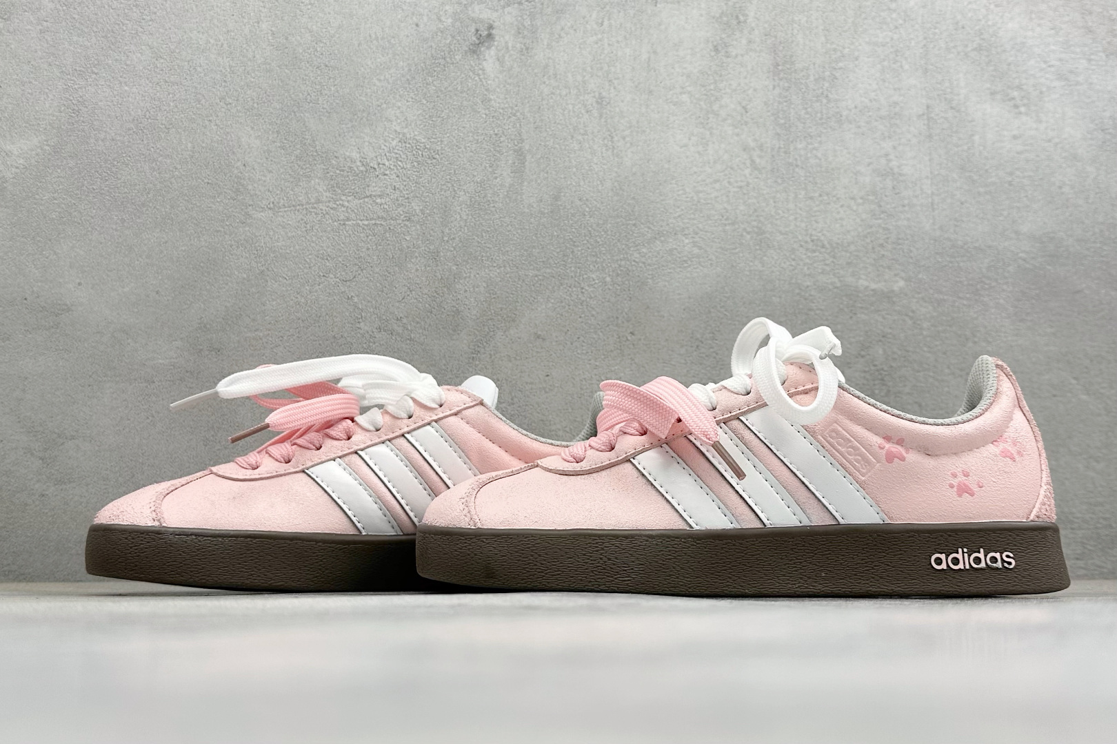 280 Adidas VI Court CLASSIC 三叶草休闲复古运动板鞋 HQ1802
