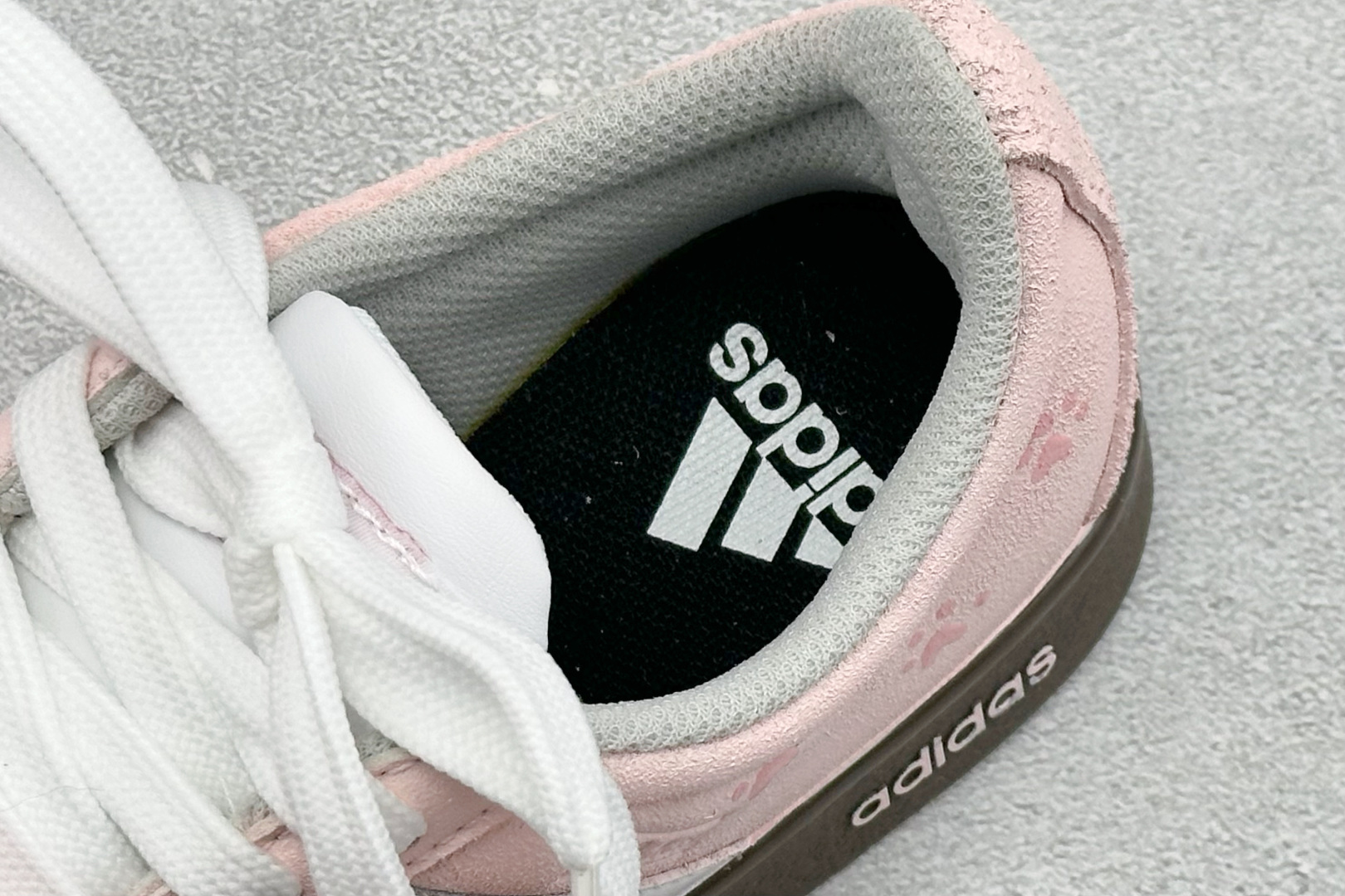 280 Adidas VI Court CLASSIC 三叶草休闲复古运动板鞋 HQ1802