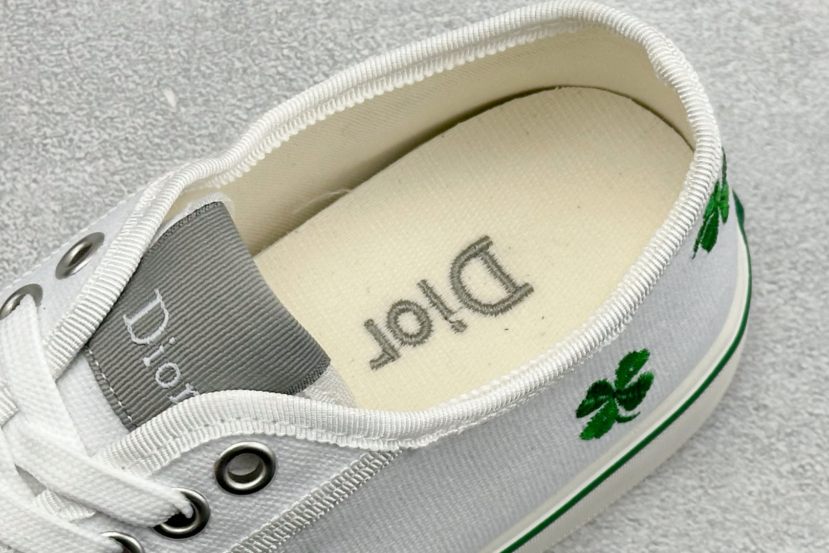 250 法国时装奢牌-迪奥Dior Dioract Slide”Christian Dior“表演系列平底复古字母刺提花刺绣休闲板鞋-Chinese UA Cheap High Quatity Brand Clothes Bags handbags Sneakers wholesale wholesaler seller from China Factory suppliers Fashion Clothing Shoes best Quality Beautiful Price 250 法国时装奢牌-迪奥Dior Dioract Slide”Christian Dior“表演系列平底复古字母刺提花刺绣休闲板鞋