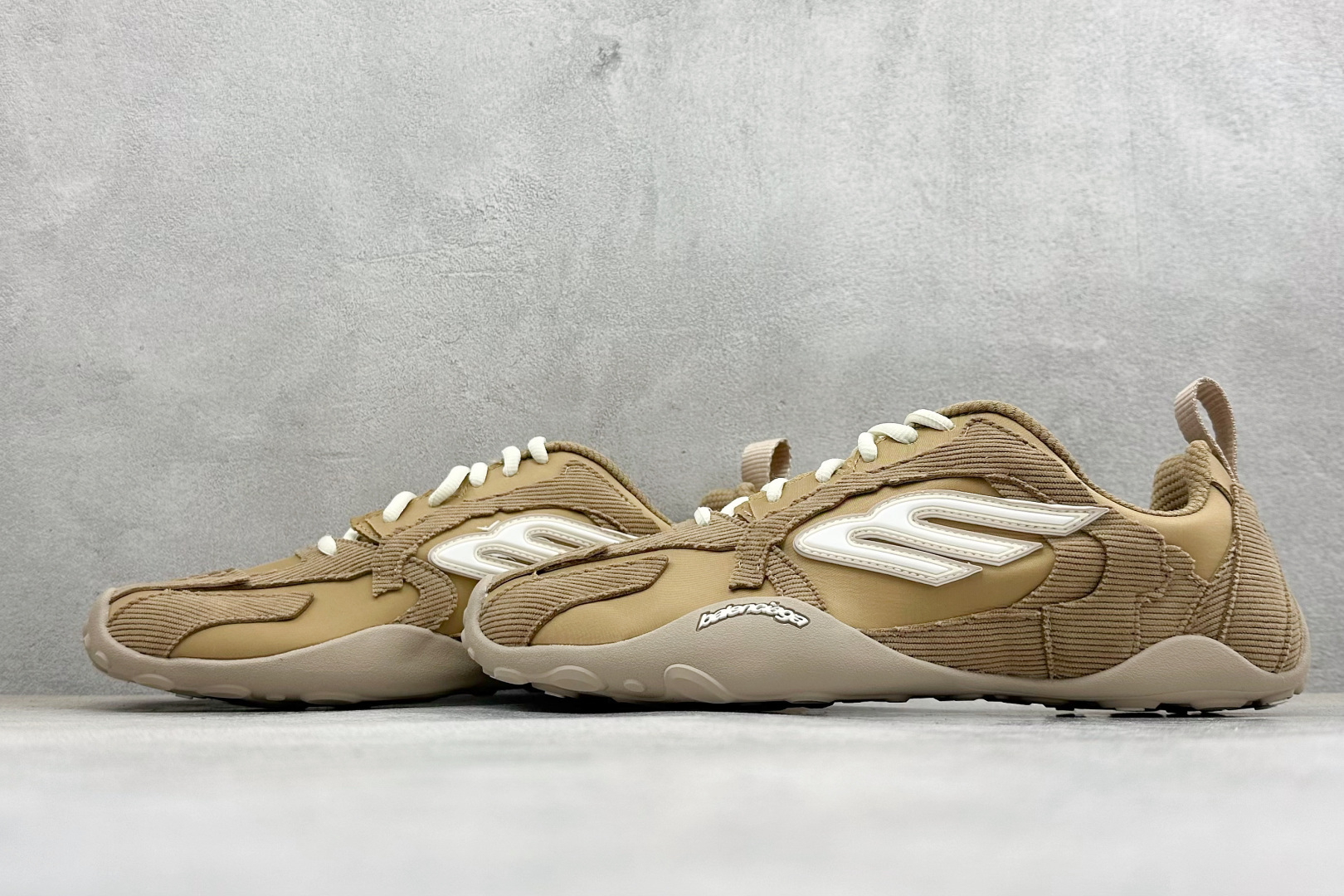 OK版Balenciaga 巴黎世家 16代 MONDAY 其前卫的设计-Top High Quatity Cheap Sneakers Fashion Clothing Clothes Bags handbags Shoes of all Brand wholesale With The best Quality And Beautiful Price from China Factory Chinese suppliers wholesaler seller OK版Balenciaga 巴黎世家 16代 MONDAY 其前卫的设计