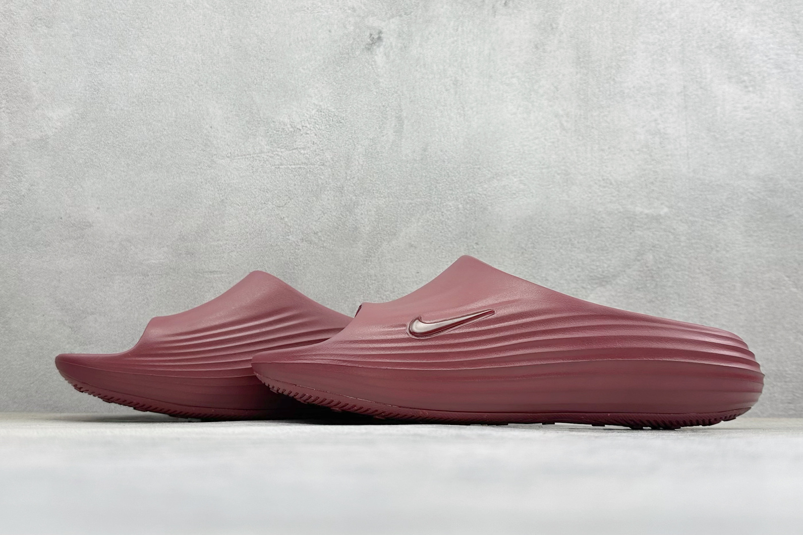 Y版Nike ReactX Rejuven8 Slide 耐克夏日穿搭凉鞋 HV4479-600-Top High Quatity Cheap Sneakers Fashion Clothing Clothes Bags handbags Shoes of all Brand wholesale With The best Quality And Beautiful Price from China Factory Chinese suppliers wholesaler seller Y版Nike ReactX Rejuven8 Slide 耐克夏日穿搭凉鞋 HV4479-600