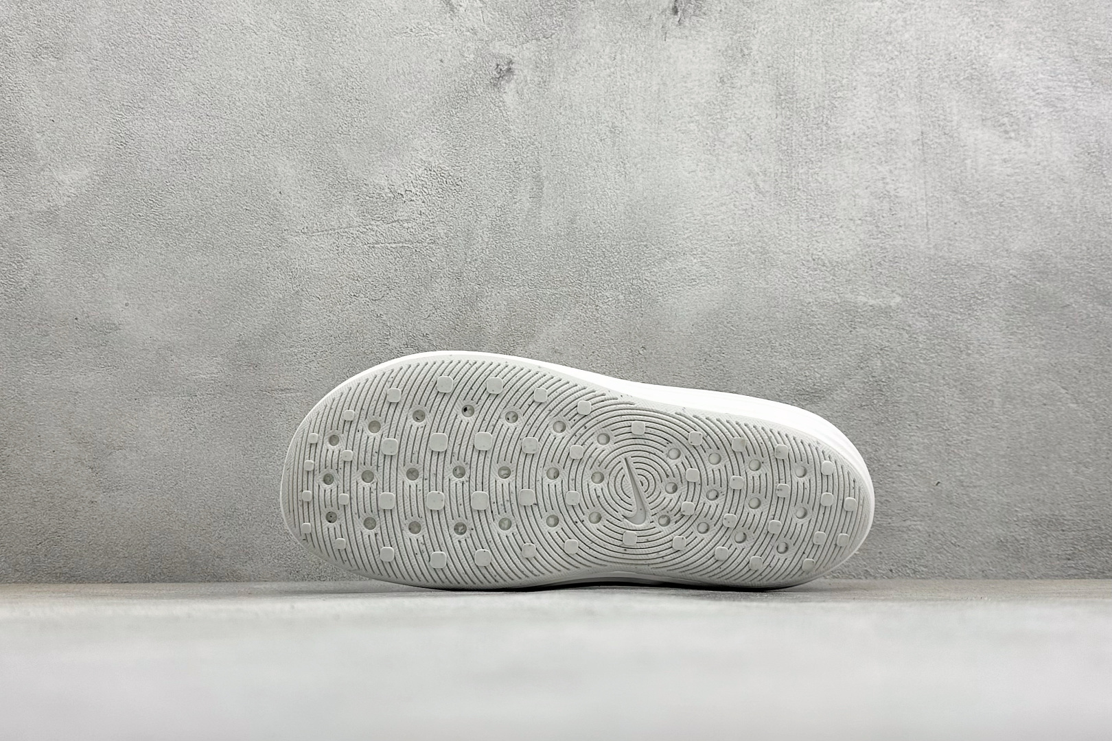 Y版Nike ReactX Rejuven8 Slide 耐克夏日穿搭凉鞋 HV4484-100-Top High Quatity Cheap Sneakers Fashion Clothing Clothes Bags handbags Shoes of all Brand wholesale With The best Quality And Beautiful Price from China Factory Chinese suppliers wholesaler seller Y版Nike ReactX Rejuven8 Slide 耐克夏日穿搭凉鞋 HV4484-100