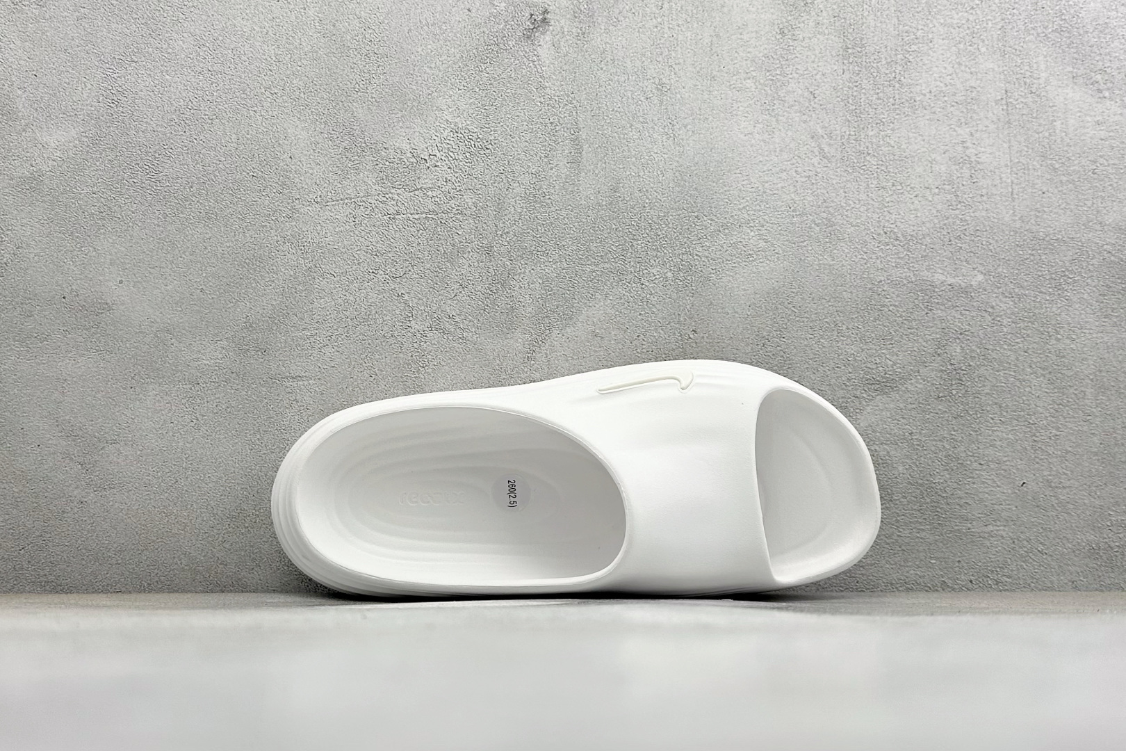 Y版Nike ReactX Rejuven8 Slide 耐克夏日穿搭凉鞋 HV4484-100-Top High Quatity Cheap Sneakers Fashion Clothing Clothes Bags handbags Shoes of all Brand wholesale With The best Quality And Beautiful Price from China Factory Chinese suppliers wholesaler seller Y版Nike ReactX Rejuven8 Slide 耐克夏日穿搭凉鞋 HV4484-100