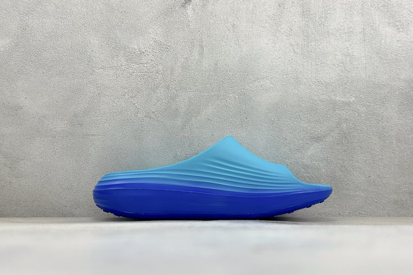 Y版Nike ReactX Rejuven8 Slide 耐克夏日穿搭凉鞋 HV4479-300-Top High Quatity Cheap Sneakers Fashion Clothing Clothes Bags handbags Shoes of all Brand wholesale With The best Quality And Beautiful Price from China Factory Chinese suppliers wholesaler seller Y版Nike ReactX Rejuven8 Slide 耐克夏日穿搭凉鞋 HV4479-300