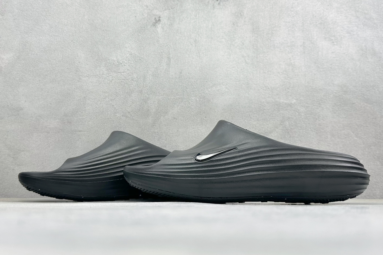 Y版Nike ReactX Rejuven8 Slide 耐克夏日穿搭凉鞋 HV4479-001-Top High Quatity Cheap Sneakers Fashion Clothing Clothes Bags handbags Shoes of all Brand wholesale With The best Quality And Beautiful Price from China Factory Chinese suppliers wholesaler seller Y版Nike ReactX Rejuven8 Slide 耐克夏日穿搭凉鞋 HV4479-001