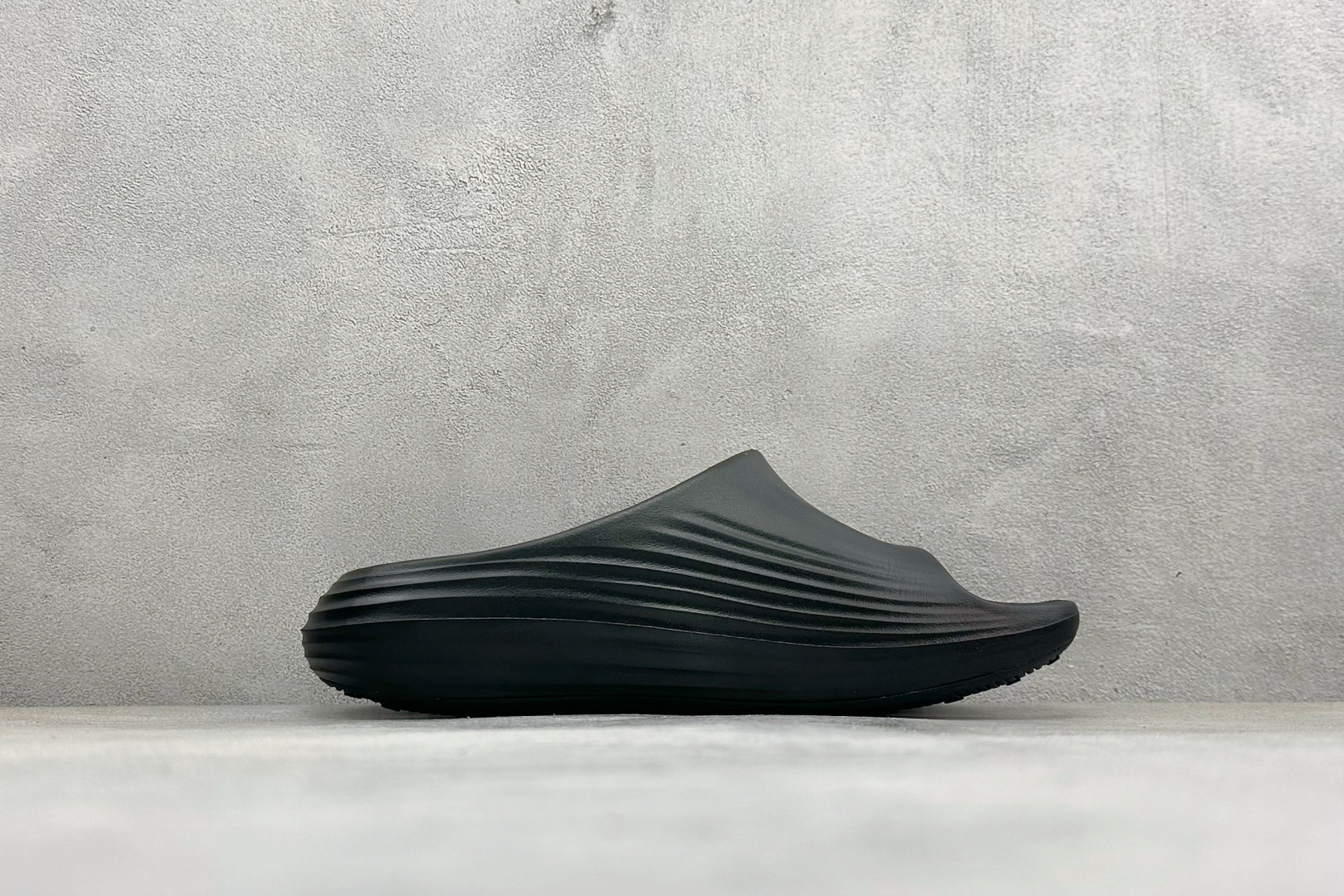 Y版Nike ReactX Rejuven8 Slide 耐克夏日穿搭凉鞋 HV4479-001-Top High Quatity Cheap Sneakers Fashion Clothing Clothes Bags handbags Shoes of all Brand wholesale With The best Quality And Beautiful Price from China Factory Chinese suppliers wholesaler seller Y版Nike ReactX Rejuven8 Slide 耐克夏日穿搭凉鞋 HV4479-001