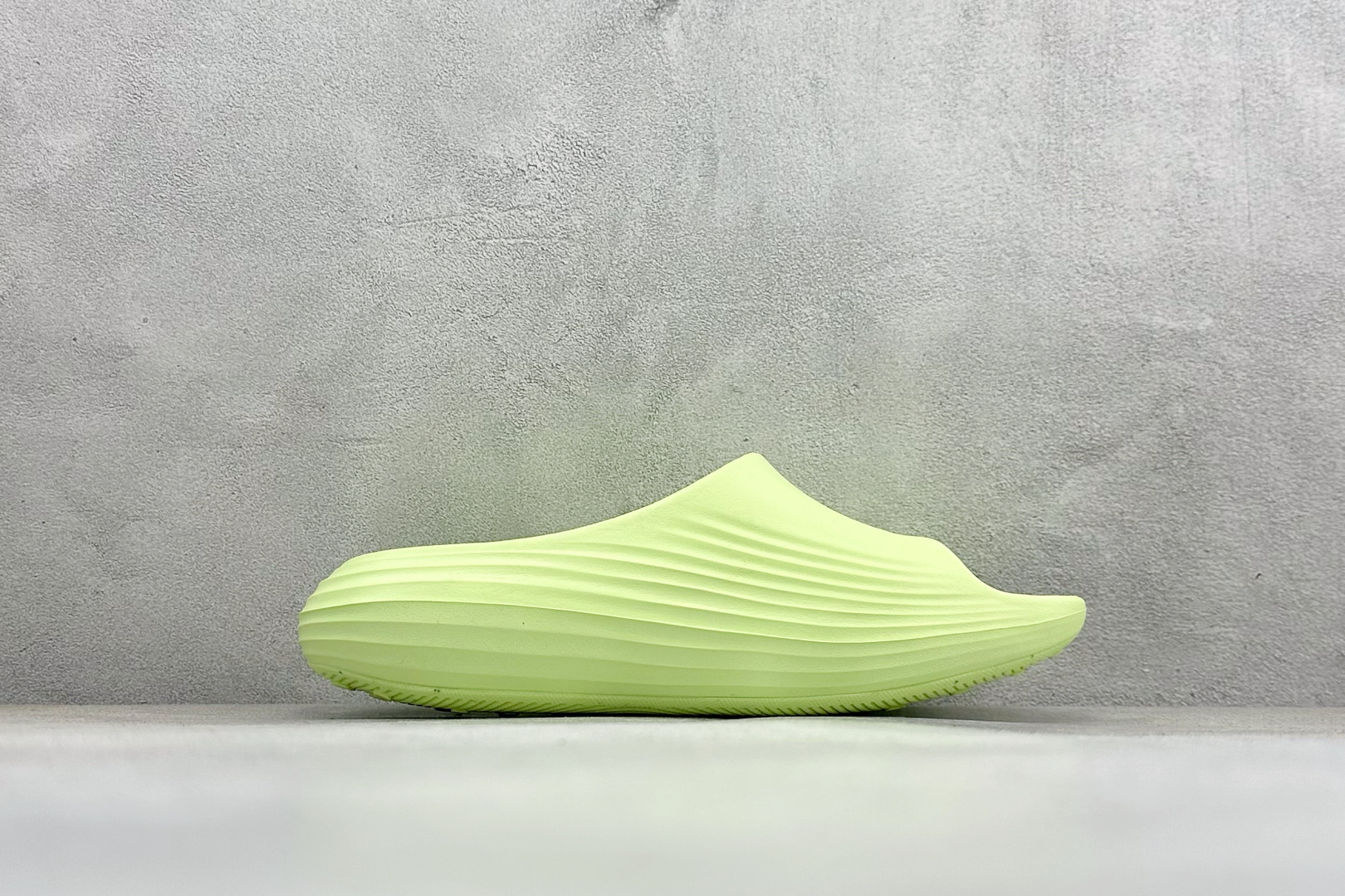 Y版Nike ReactX Rejuven8 Slide 耐克夏日穿搭凉鞋 HV4479-700-Top High Quatity Cheap Sneakers Fashion Clothing Clothes Bags handbags Shoes of all Brand wholesale With The best Quality And Beautiful Price from China Factory Chinese suppliers wholesaler seller Y版Nike ReactX Rejuven8 Slide 耐克夏日穿搭凉鞋 HV4479-700