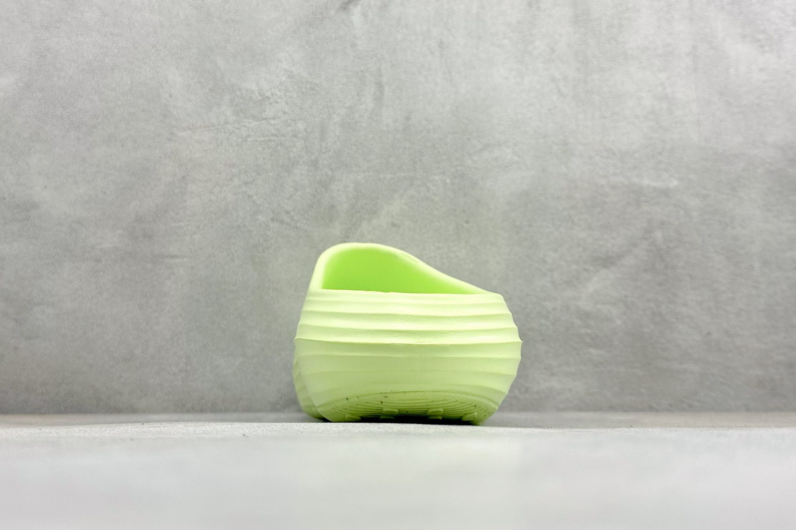 Y版Nike ReactX Rejuven8 Slide 耐克夏日穿搭凉鞋 HV4479-700-Top High Quatity Cheap Sneakers Fashion Clothing Clothes Bags handbags Shoes of all Brand wholesale With The best Quality And Beautiful Price from China Factory Chinese suppliers wholesaler seller Y版Nike ReactX Rejuven8 Slide 耐克夏日穿搭凉鞋 HV4479-700