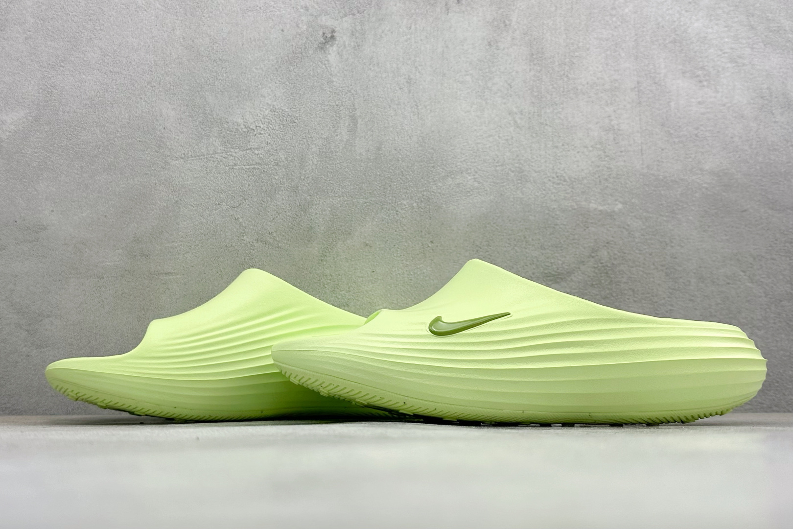 Y版Nike ReactX Rejuven8 Slide 耐克夏日穿搭凉鞋 HV4479-700-Top High Quatity Cheap Sneakers Fashion Clothing Clothes Bags handbags Shoes of all Brand wholesale With The best Quality And Beautiful Price from China Factory Chinese suppliers wholesaler seller Y版Nike ReactX Rejuven8 Slide 耐克夏日穿搭凉鞋 HV4479-700