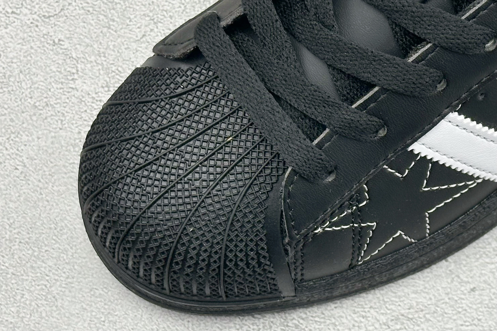 140 XR版Adidas Originals Superstar贝壳头系列 阿迪达斯 低帮经典百搭休闲运动板鞋 IH4124