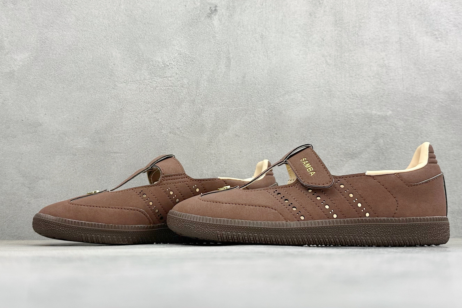140 XR版Adidas SAMBA JANE W 阿迪达斯 玛丽珍 懒人一脚蹬 HP7130