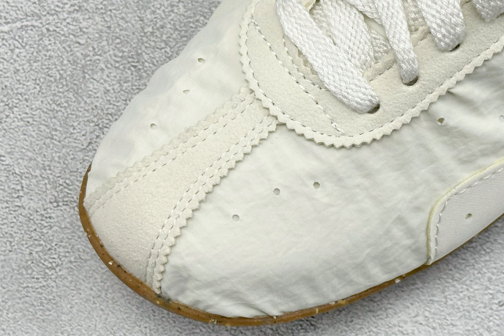 Jacquemus x Nike Moon Shoe SP 网红薄底低帮生活休闲鞋 HV8547-002-Top High Quatity Cheap Sneakers Fashion Clothing Clothes Bags handbags Shoes of all Brand wholesale With The best Quality And Beautiful Price from China Factory Chinese suppliers wholesaler seller Jacquemus x Nike Moon Shoe SP 网红薄底低帮生活休闲鞋 HV8547-002