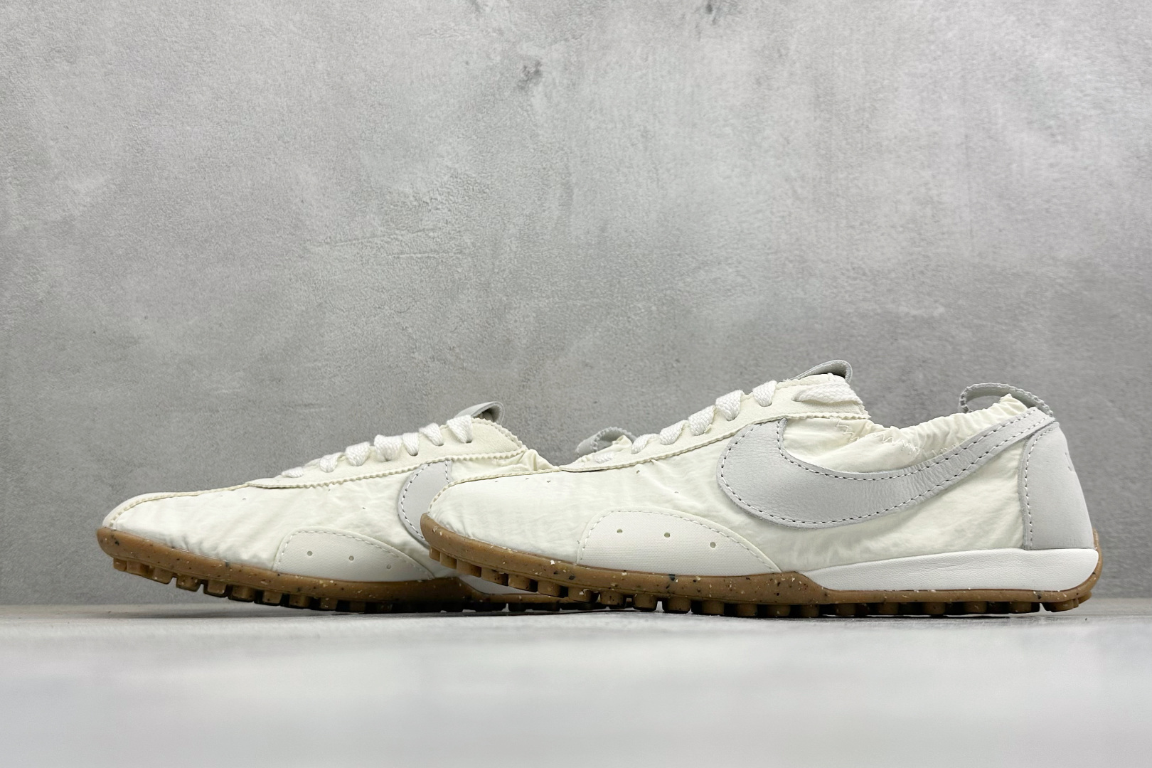 Jacquemus x Nike Moon Shoe SP 网红薄底低帮生活休闲鞋 HV8547-002-Top High Quatity Cheap Sneakers Fashion Clothing Clothes Bags handbags Shoes of all Brand wholesale With The best Quality And Beautiful Price from China Factory Chinese suppliers wholesaler seller Jacquemus x Nike Moon Shoe SP 网红薄底低帮生活休闲鞋 HV8547-002