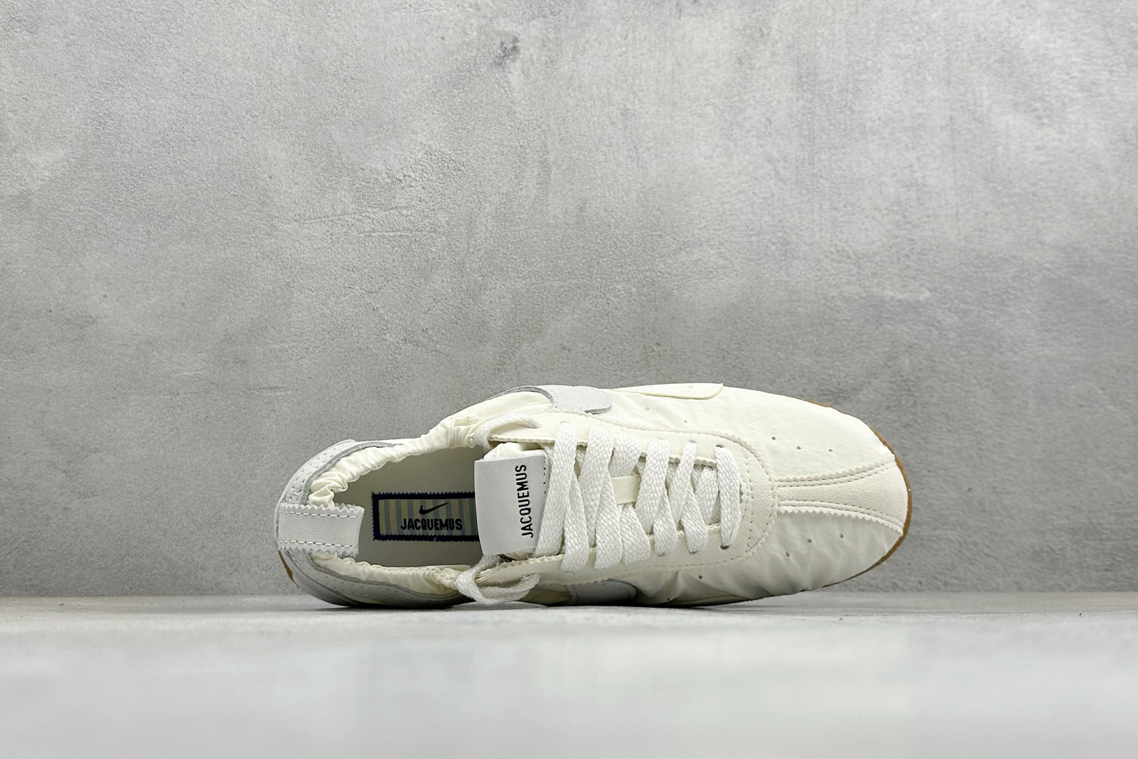 Jacquemus x Nike Moon Shoe SP 网红薄底低帮生活休闲鞋 HV8547-002-Top High Quatity Cheap Sneakers Fashion Clothing Clothes Bags handbags Shoes of all Brand wholesale With The best Quality And Beautiful Price from China Factory Chinese suppliers wholesaler seller Jacquemus x Nike Moon Shoe SP 网红薄底低帮生活休闲鞋 HV8547-002