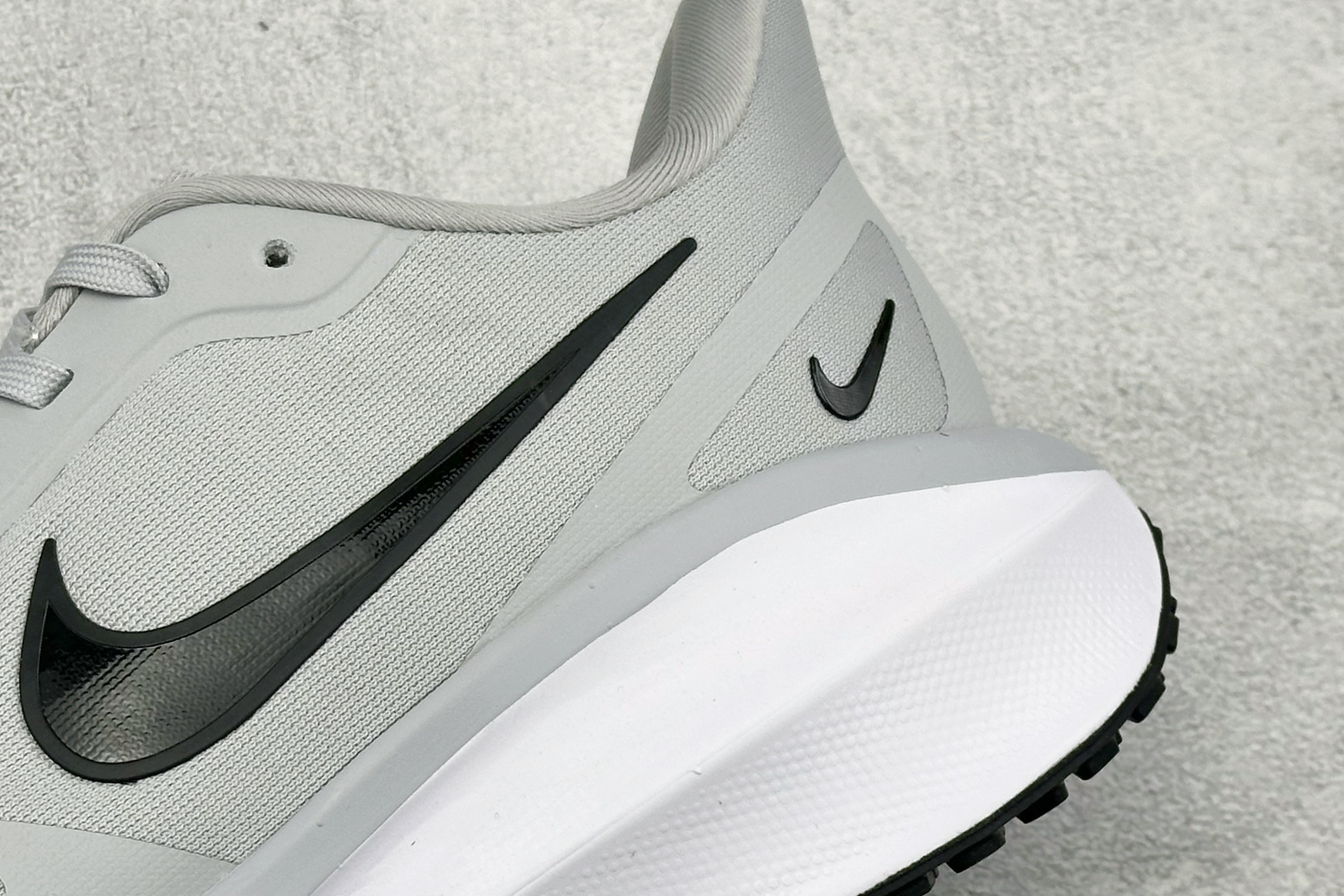 190 Nike Zoom Winflo 登月网面透气跑步鞋 YB2528-004