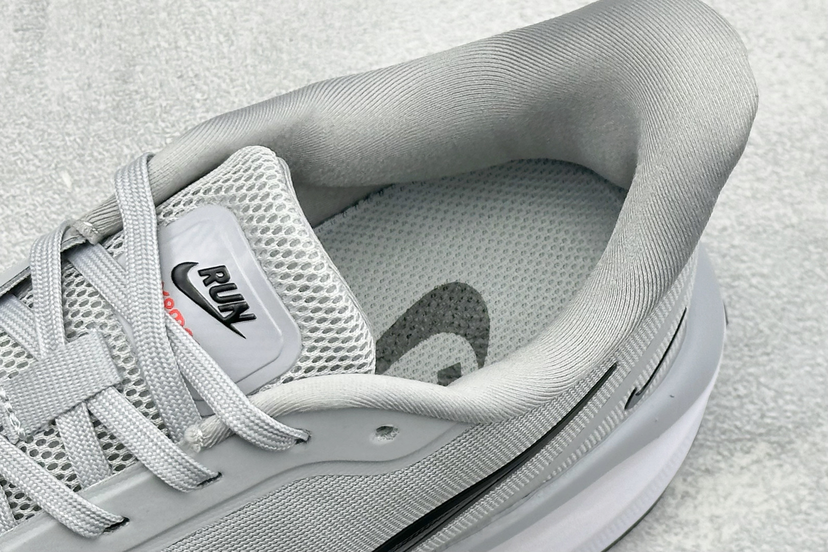 190 Nike Zoom Winflo 登月网面透气跑步鞋 YB2528-004