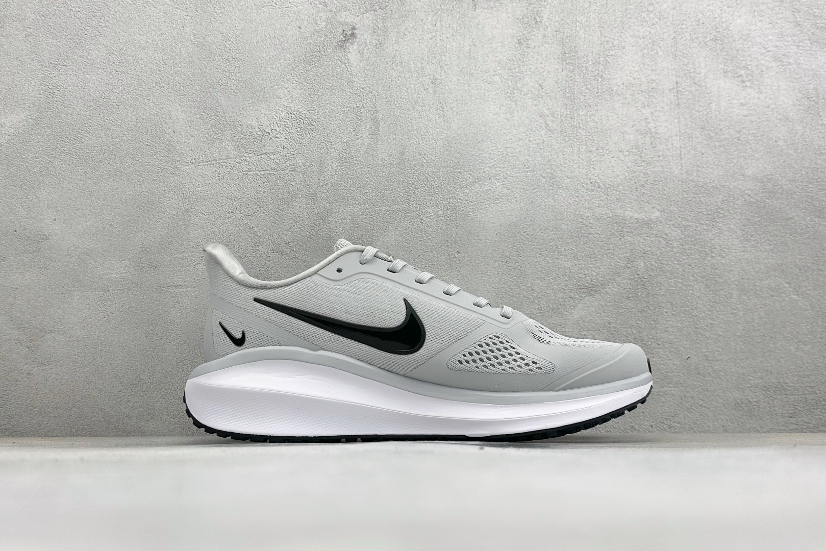 190 Nike Zoom Winflo 登月网面透气跑步鞋 YB2528-004