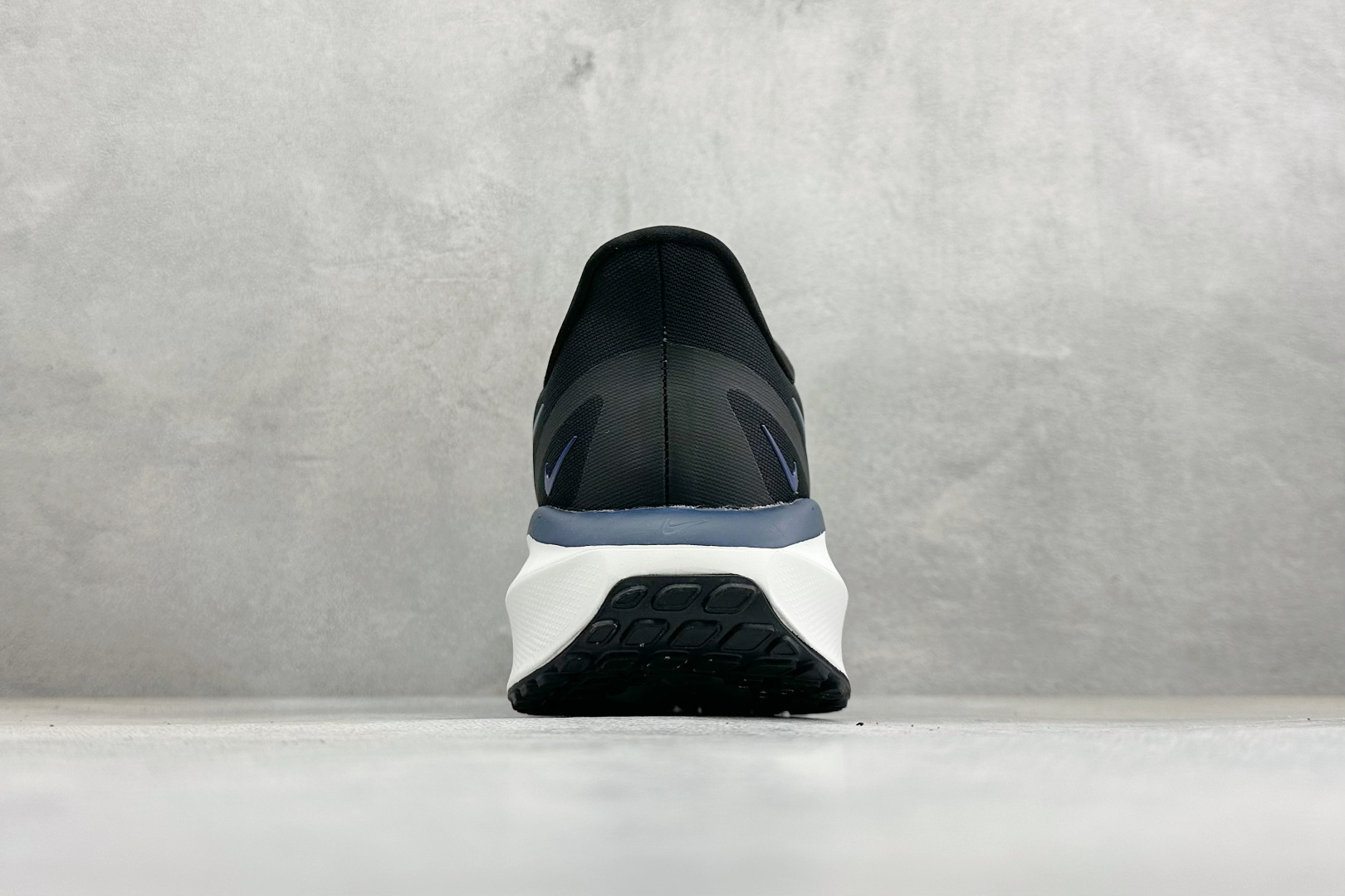 190 Nike Zoom Winflo 登月网面透气跑步鞋 YB2528-003