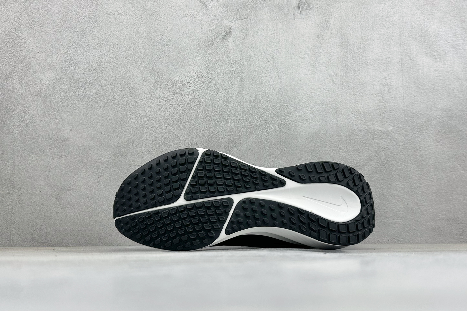 190 Nike Zoom Winflo 登月网面透气跑步鞋 YB2528-003