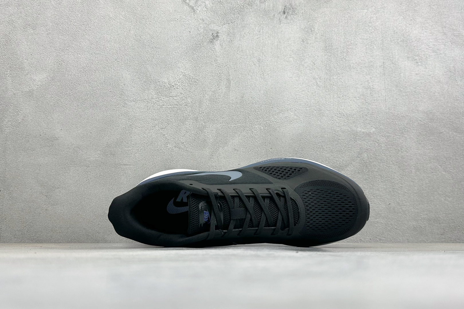 190 Nike Zoom Winflo 登月网面透气跑步鞋 YB2528-003