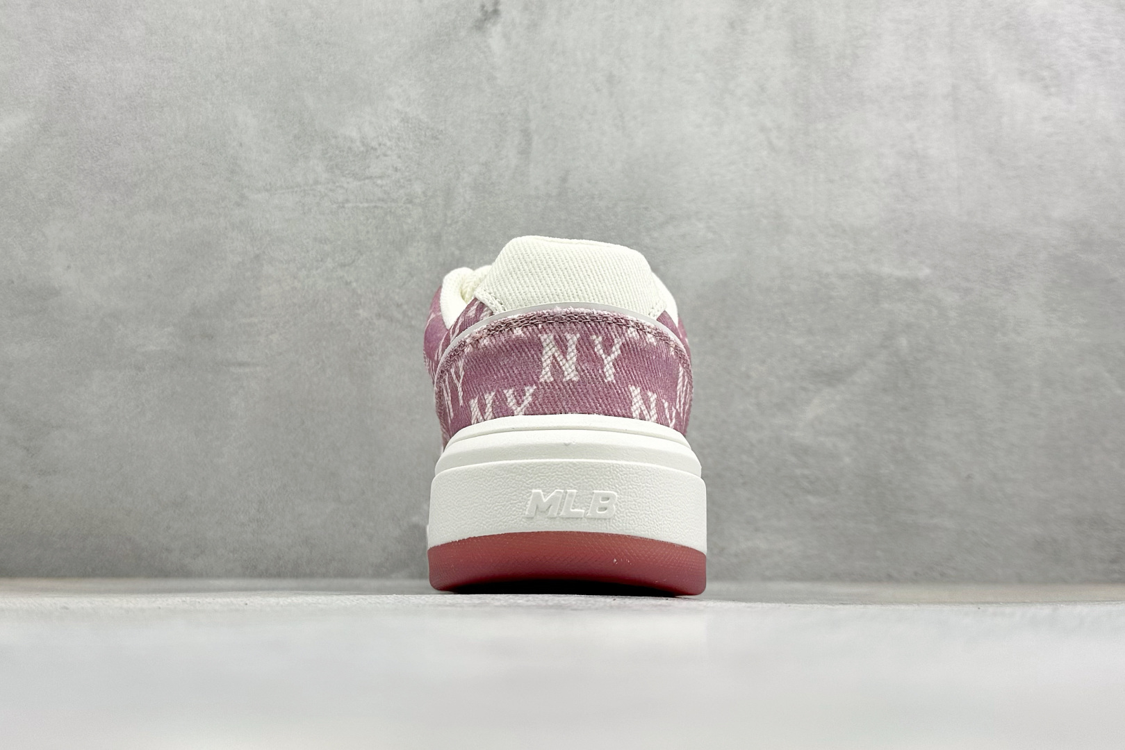 170 MLB Chunky Curve Liner 纽约洋基队 厚底休闲跑鞋 3ASXM016N-Chinese UA Cheap High Quatity Brand Clothes Bags handbags Sneakers wholesale wholesaler seller from China Factory suppliers Fashion Clothing Shoes best Quality Beautiful Price 170 MLB Chunky Curve Liner 纽约洋基队 厚底休闲跑鞋 3ASXM016N