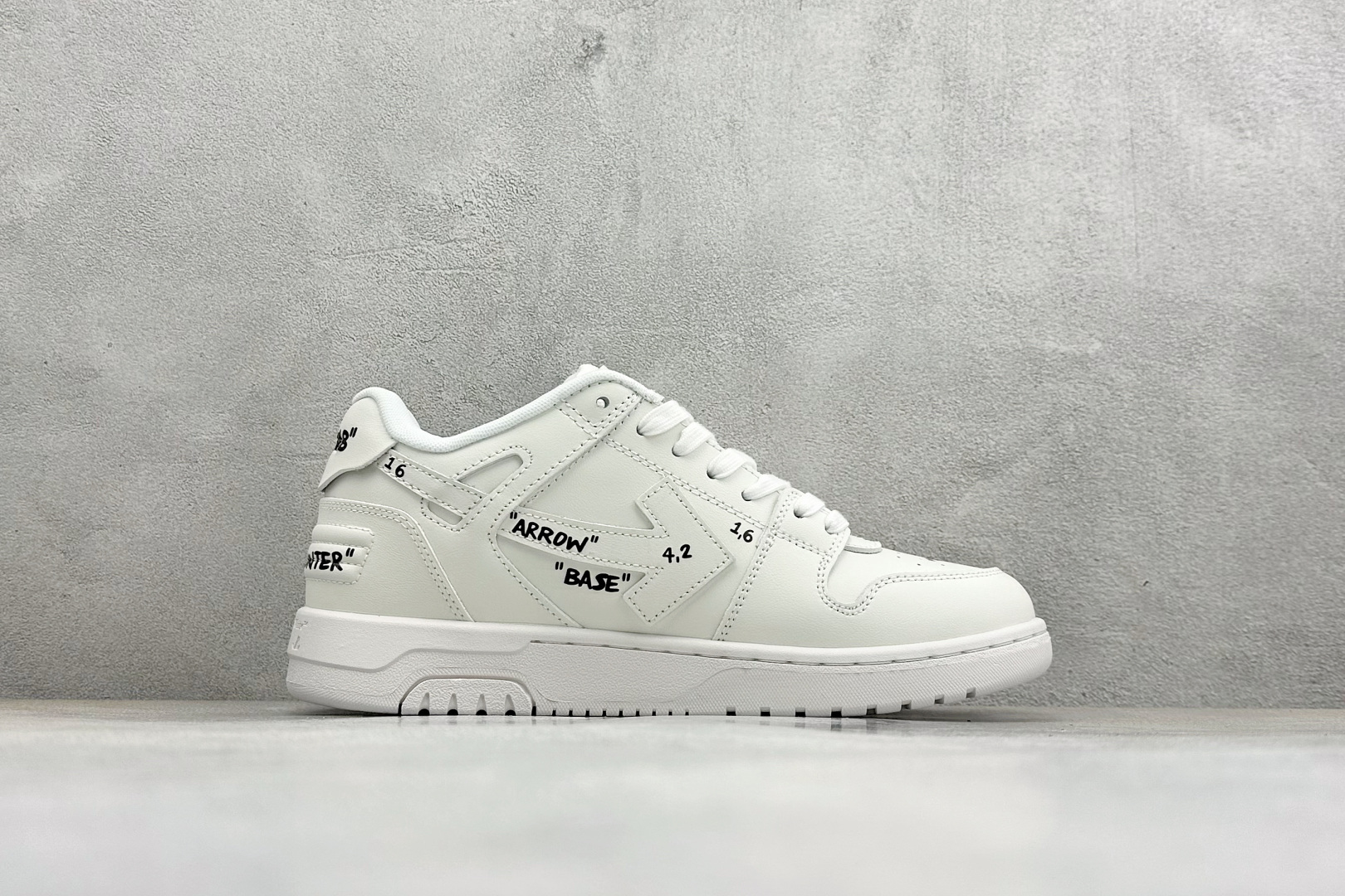 340 S版 OFF-White C/O VirGil Abloh 时尚百搭休闲鞋 OWIA259F25LEA007-Chinese UA Cheap High Quatity Brand Clothes Bags handbags Sneakers wholesale wholesaler seller from China Factory suppliers Fashion Clothing Shoes best Quality Beautiful Price 340 S版 OFF-White C/O VirGil Abloh 时尚百搭休闲鞋 OWIA259F25LEA007