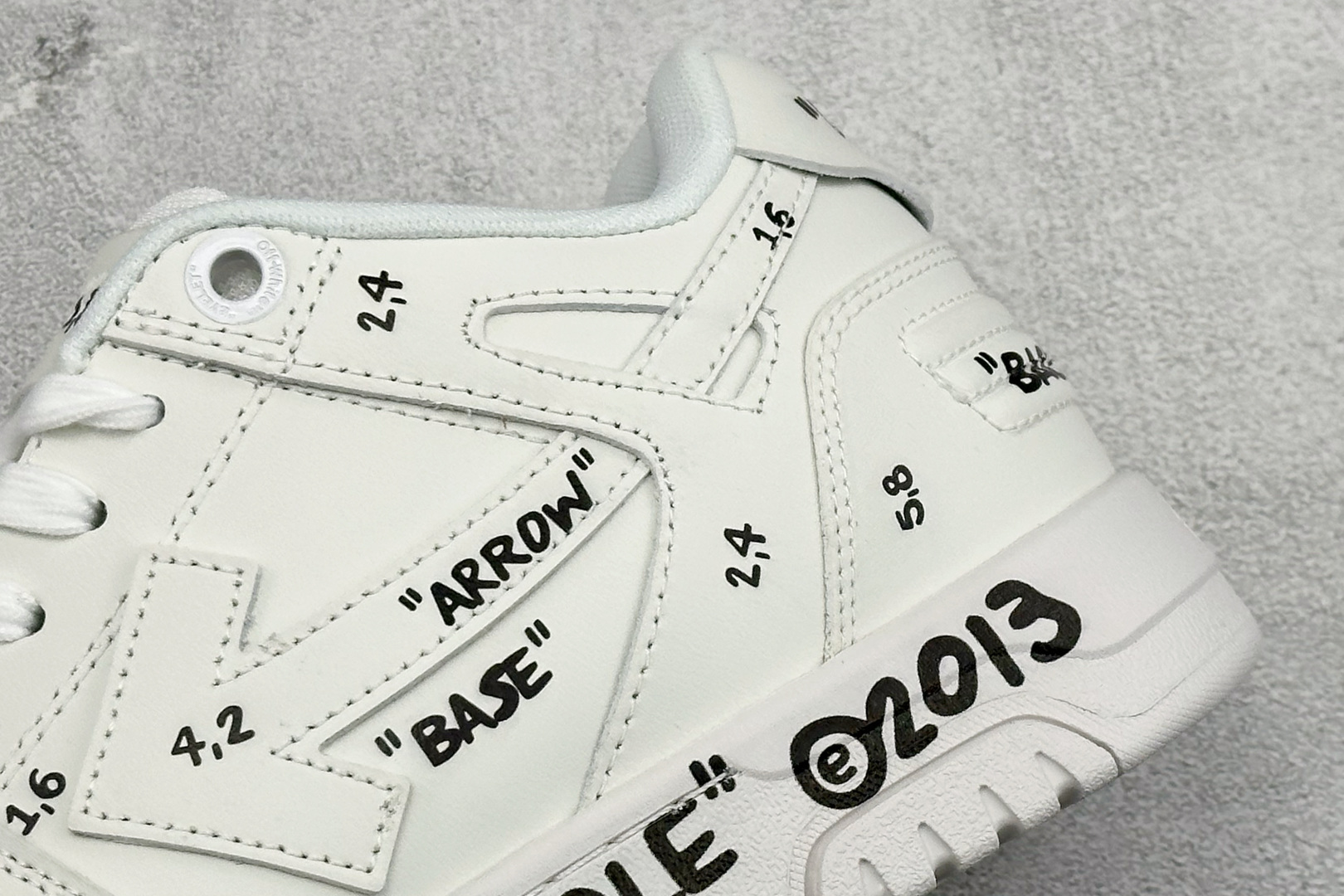 340 S版 OFF-White C/O VirGil Abloh 时尚百搭休闲鞋 OWIA259F25LEA007-Chinese UA Cheap High Quatity Brand Clothes Bags handbags Sneakers wholesale wholesaler seller from China Factory suppliers Fashion Clothing Shoes best Quality Beautiful Price 340 S版 OFF-White C/O VirGil Abloh 时尚百搭休闲鞋 OWIA259F25LEA007