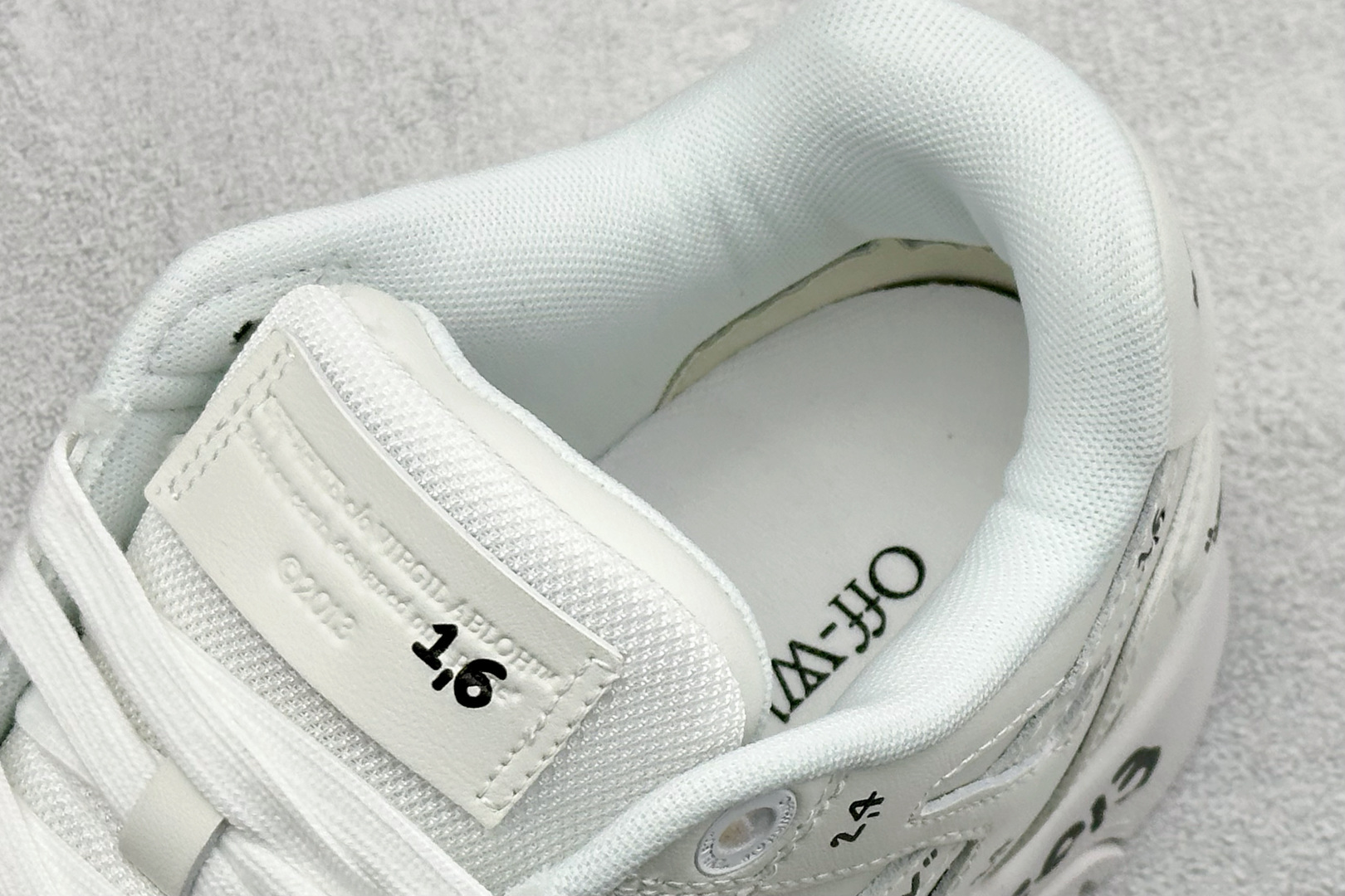 340 S版 OFF-White C/O VirGil Abloh 时尚百搭休闲鞋 OWIA259F25LEA007-Chinese UA Cheap High Quatity Brand Clothes Bags handbags Sneakers wholesale wholesaler seller from China Factory suppliers Fashion Clothing Shoes best Quality Beautiful Price 340 S版 OFF-White C/O VirGil Abloh 时尚百搭休闲鞋 OWIA259F25LEA007