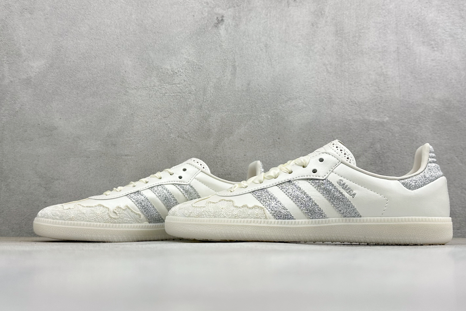 190 HZ版Adidas Originals Samba 阿迪达斯三叶草 桑巴舞系列绅士德训足球风百搭低帮休闲运动板鞋 HP3658-Chinese UA Cheap High Quatity Brand Clothes Bags handbags Sneakers wholesale wholesaler seller from China Factory suppliers Fashion Clothing Shoes best Quality Beautiful Price 190 HZ版Adidas Originals Samba 阿迪达斯三叶草 桑巴舞系列绅士德训足球风百搭低帮休闲运动板鞋 HP3658