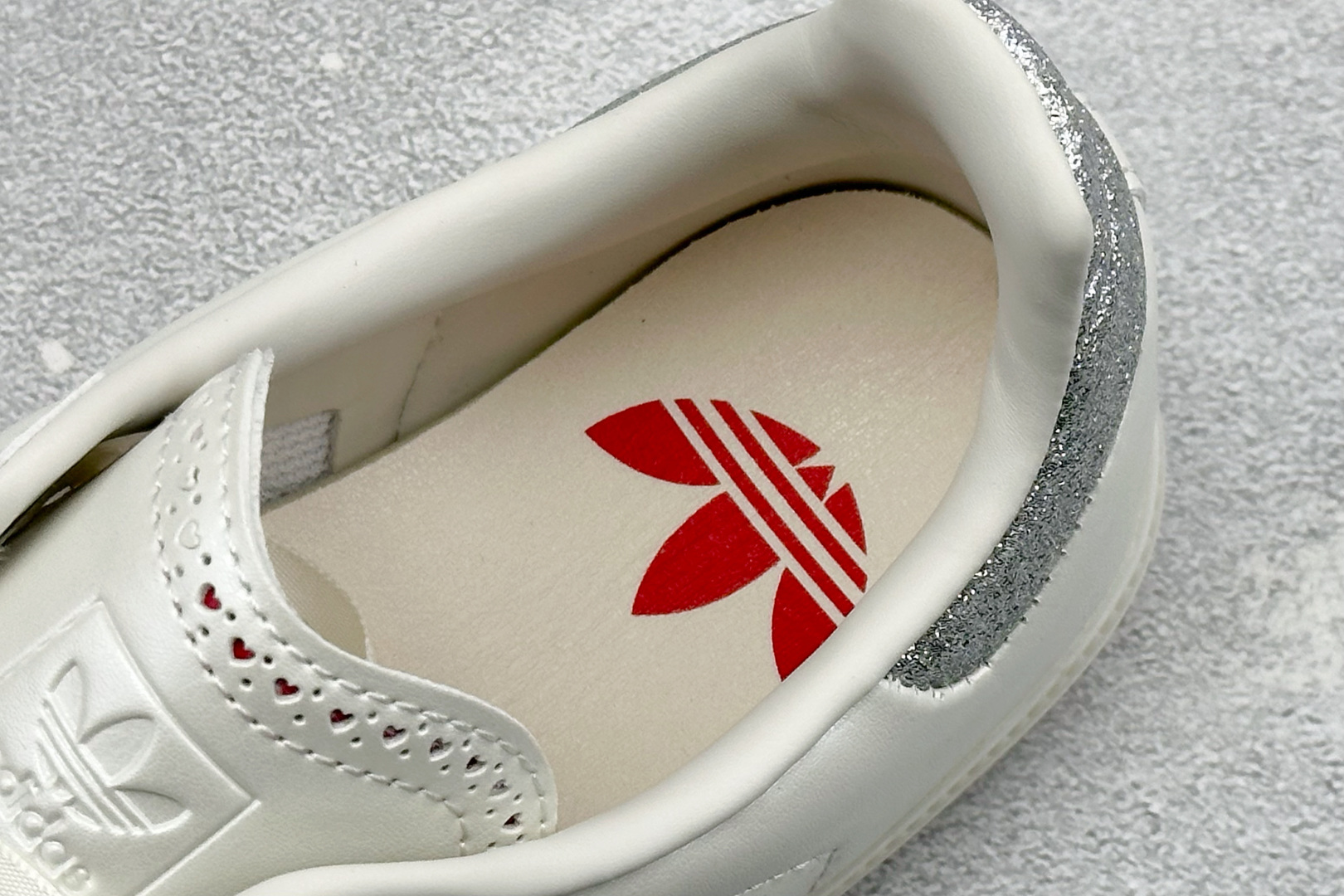 190 HZ版Adidas Originals Samba 阿迪达斯三叶草 桑巴舞系列绅士德训足球风百搭低帮休闲运动板鞋 HP3658-Chinese UA Cheap High Quatity Brand Clothes Bags handbags Sneakers wholesale wholesaler seller from China Factory suppliers Fashion Clothing Shoes best Quality Beautiful Price 190 HZ版Adidas Originals Samba 阿迪达斯三叶草 桑巴舞系列绅士德训足球风百搭低帮休闲运动板鞋 HP3658