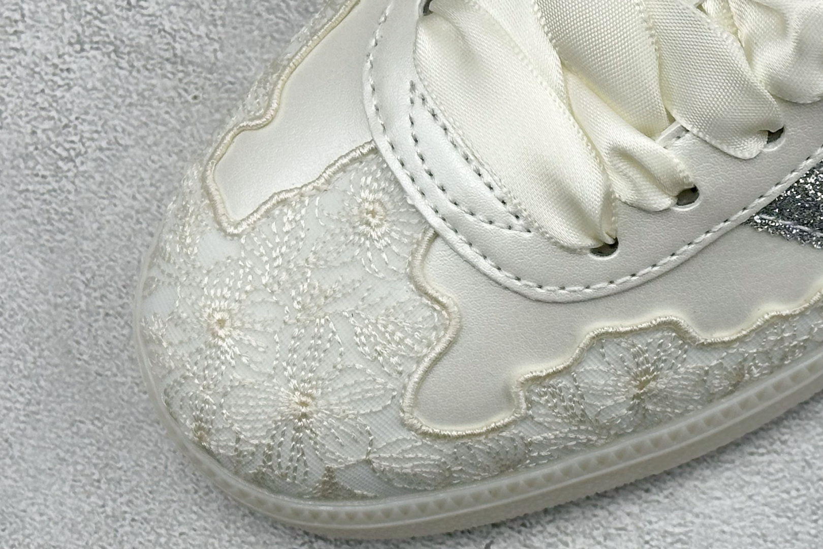 190 HZ版Adidas Originals Samba 阿迪达斯三叶草 桑巴舞系列绅士德训足球风百搭低帮休闲运动板鞋 HP3658-Chinese UA Cheap High Quatity Brand Clothes Bags handbags Sneakers wholesale wholesaler seller from China Factory suppliers Fashion Clothing Shoes best Quality Beautiful Price 190 HZ版Adidas Originals Samba 阿迪达斯三叶草 桑巴舞系列绅士德训足球风百搭低帮休闲运动板鞋 HP3658