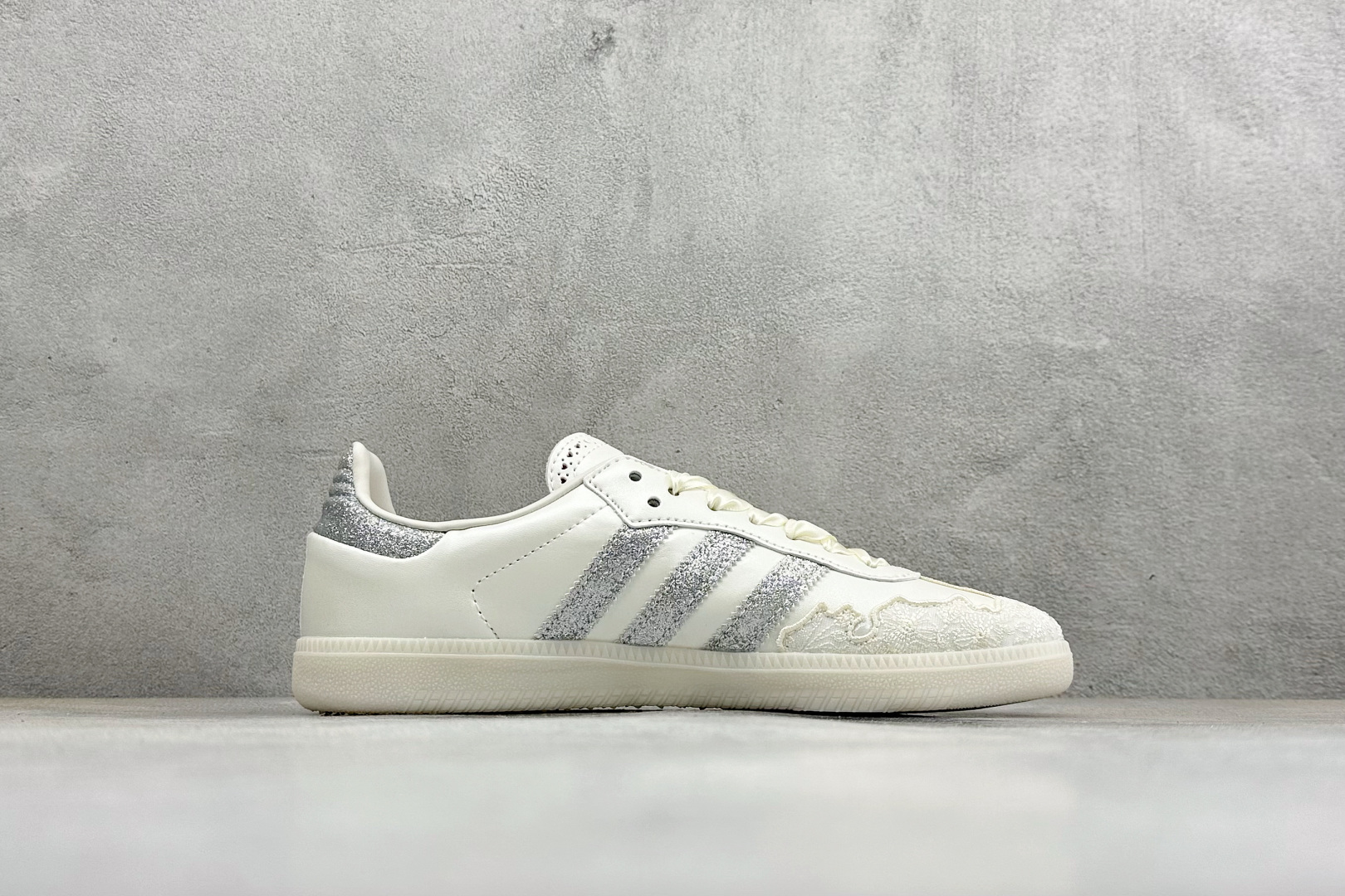 190 HZ版Adidas Originals Samba 阿迪达斯三叶草 桑巴舞系列绅士德训足球风百搭低帮休闲运动板鞋 HP3658-Chinese UA Cheap High Quatity Brand Clothes Bags handbags Sneakers wholesale wholesaler seller from China Factory suppliers Fashion Clothing Shoes best Quality Beautiful Price 190 HZ版Adidas Originals Samba 阿迪达斯三叶草 桑巴舞系列绅士德训足球风百搭低帮休闲运动板鞋 HP3658