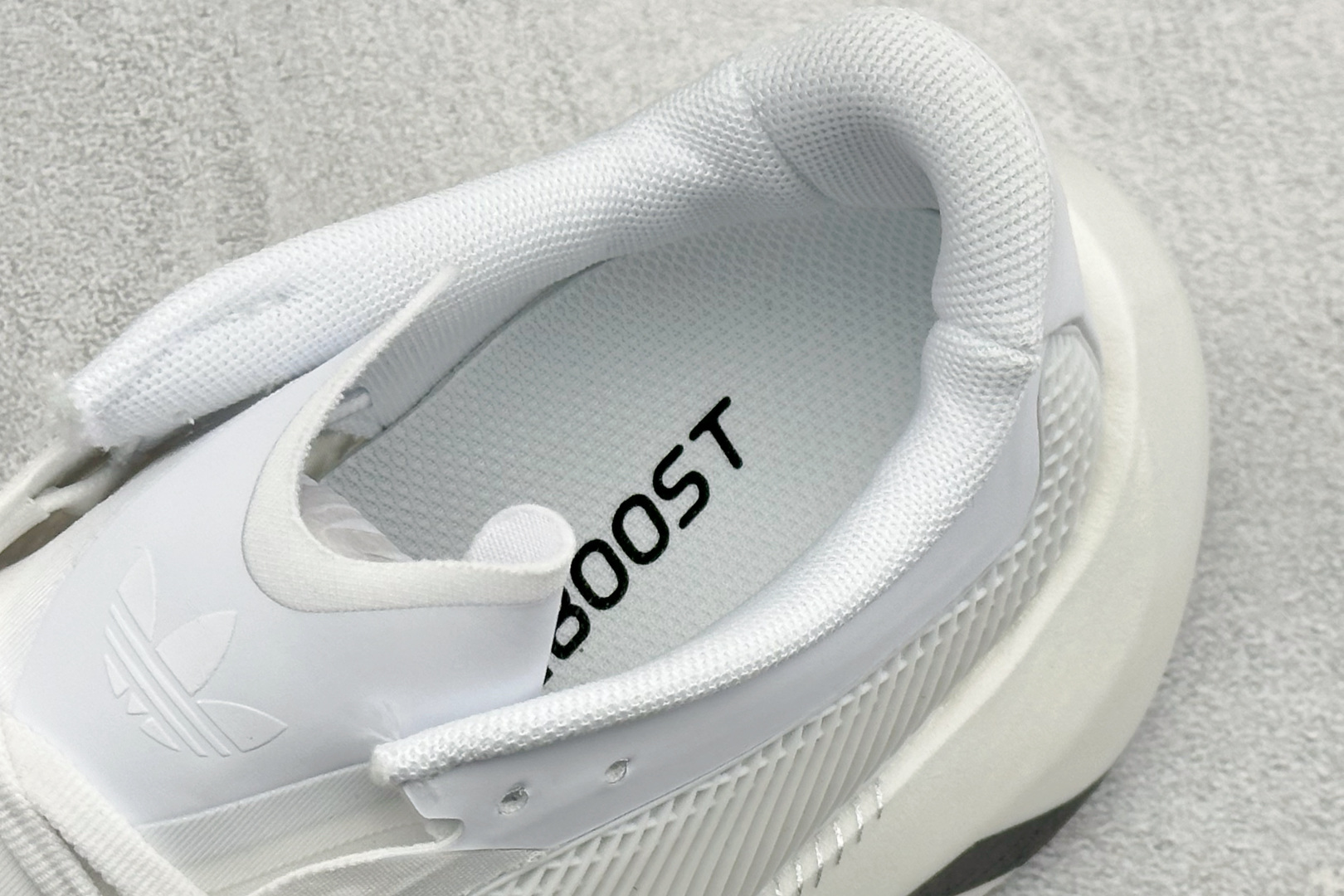 200 JF版AD Hyper Boost Edge M 轻量竞速运动跑鞋 LA6215
