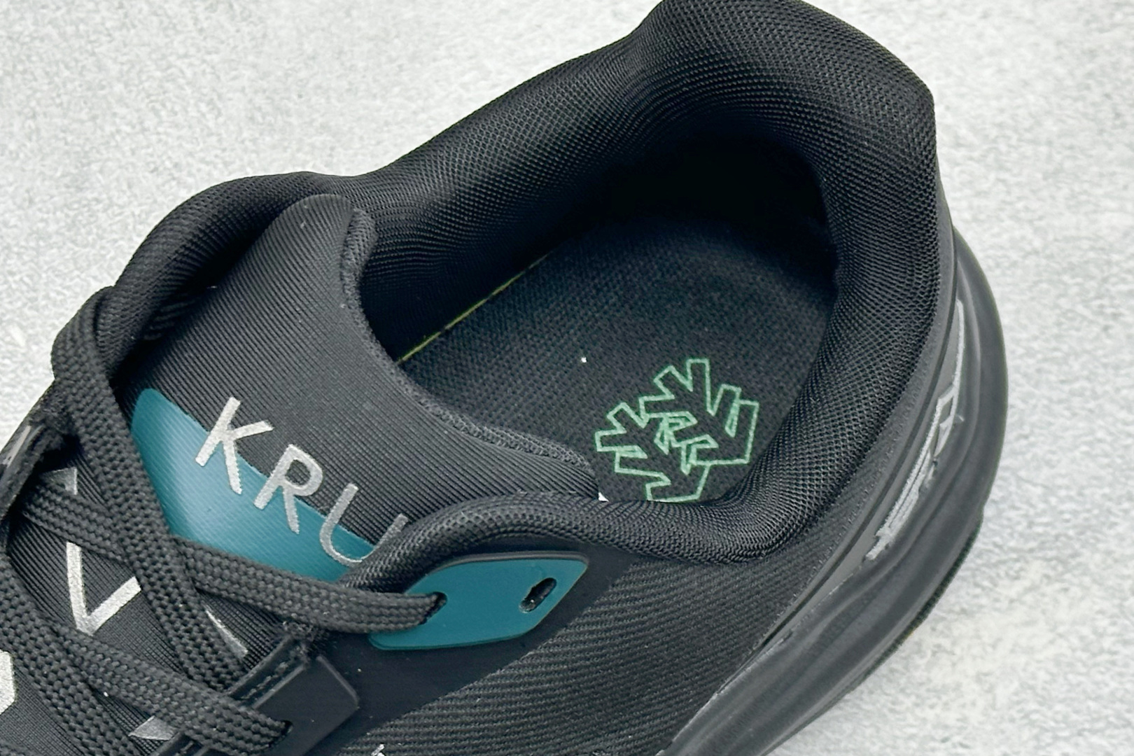 220 绿X版可隆KOLON SPORT 抓地V底巴斯夫轻盈KRUST越野跑鞋 户外功能鞋 LUFH5AN001-BK260
