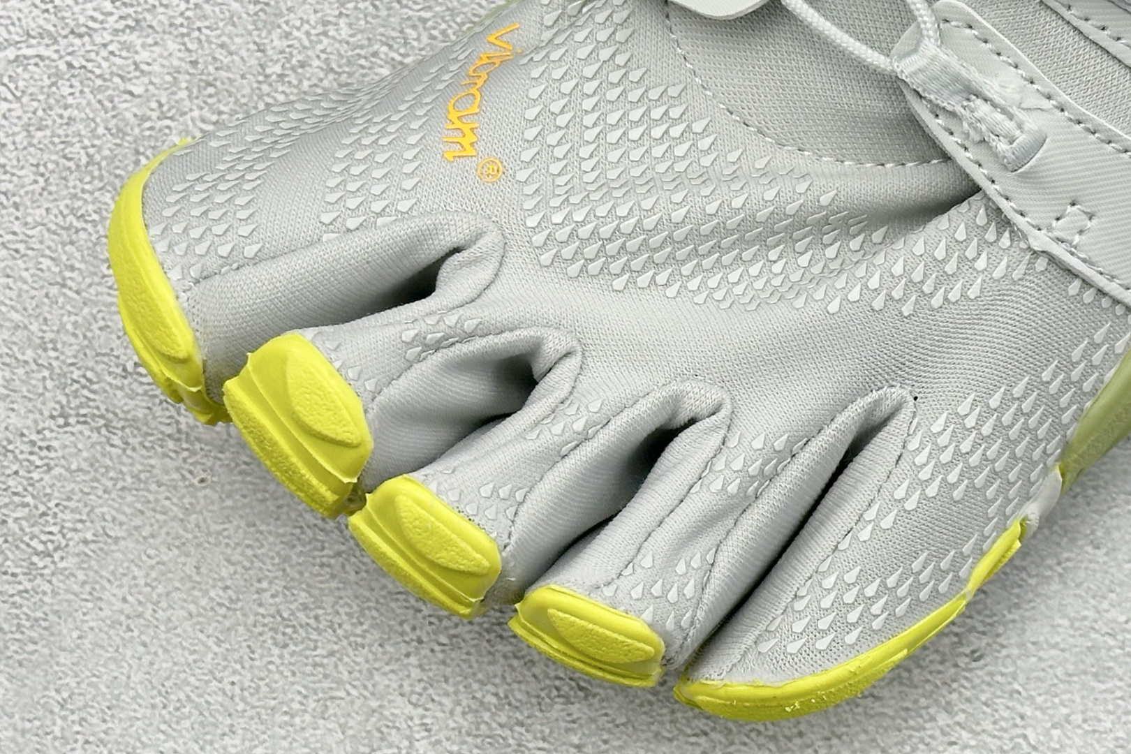 200 Vibram 五指鞋 专业室内综合健身运动赤足 防滑耐磨透气轻便 低帮训练鞋 25M7702-Chinese UA Cheap High Quatity Brand Clothes Bags handbags Sneakers wholesale wholesaler seller from China Factory suppliers Fashion Clothing Shoes best Quality Beautiful Price 200 Vibram 五指鞋 专业室内综合健身运动赤足 防滑耐磨透气轻便 低帮训练鞋 25M7702
