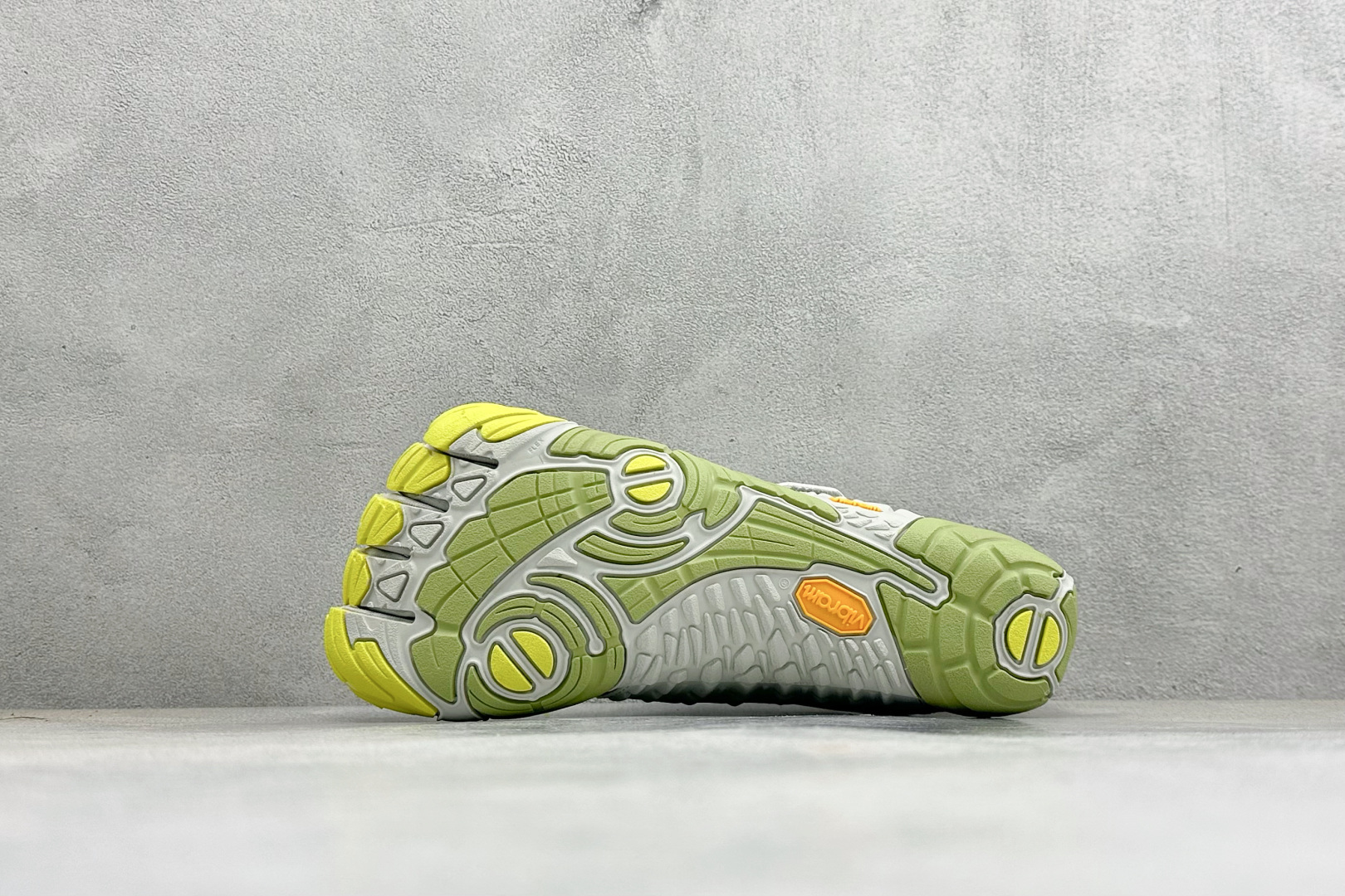 200 Vibram 五指鞋 专业室内综合健身运动赤足 防滑耐磨透气轻便 低帮训练鞋 25M7702-Chinese UA Cheap High Quatity Brand Clothes Bags handbags Sneakers wholesale wholesaler seller from China Factory suppliers Fashion Clothing Shoes best Quality Beautiful Price 200 Vibram 五指鞋 专业室内综合健身运动赤足 防滑耐磨透气轻便 低帮训练鞋 25M7702