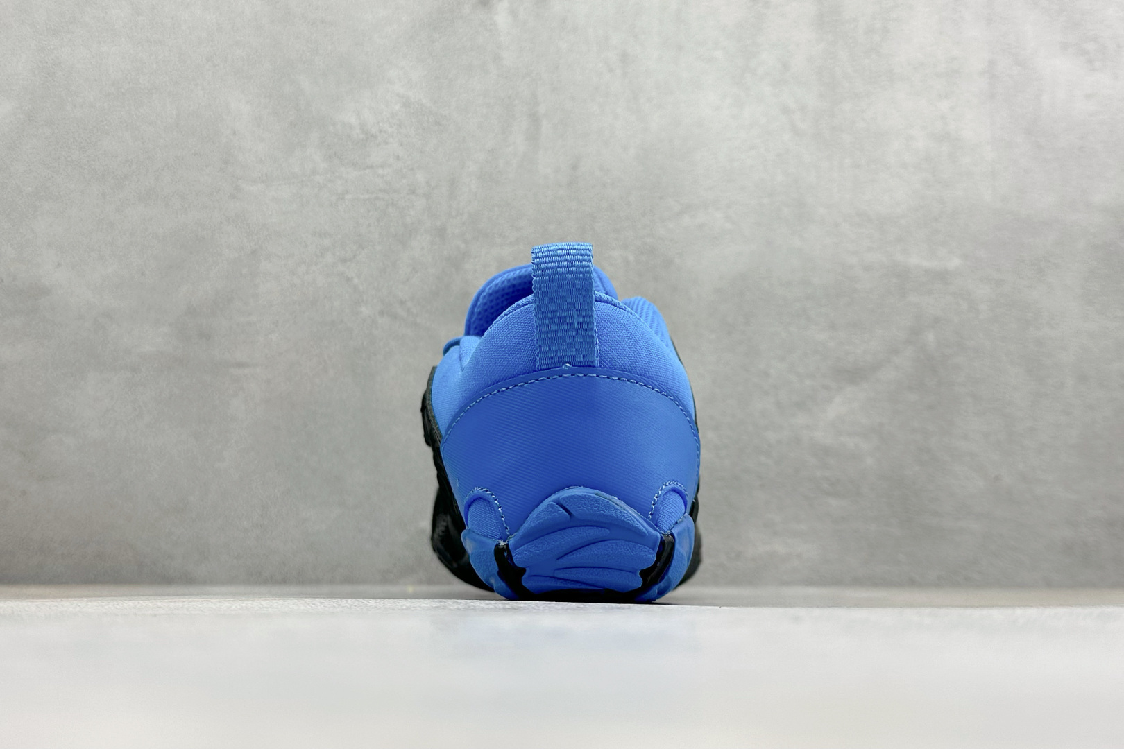 200 Vibram 五指鞋 专业室内综合健身运动赤足 防滑耐磨透气轻便 低帮训练鞋 20W7703
